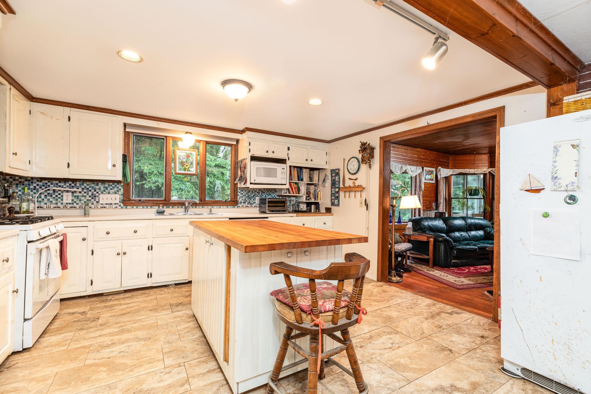 22 Courtyard Circle