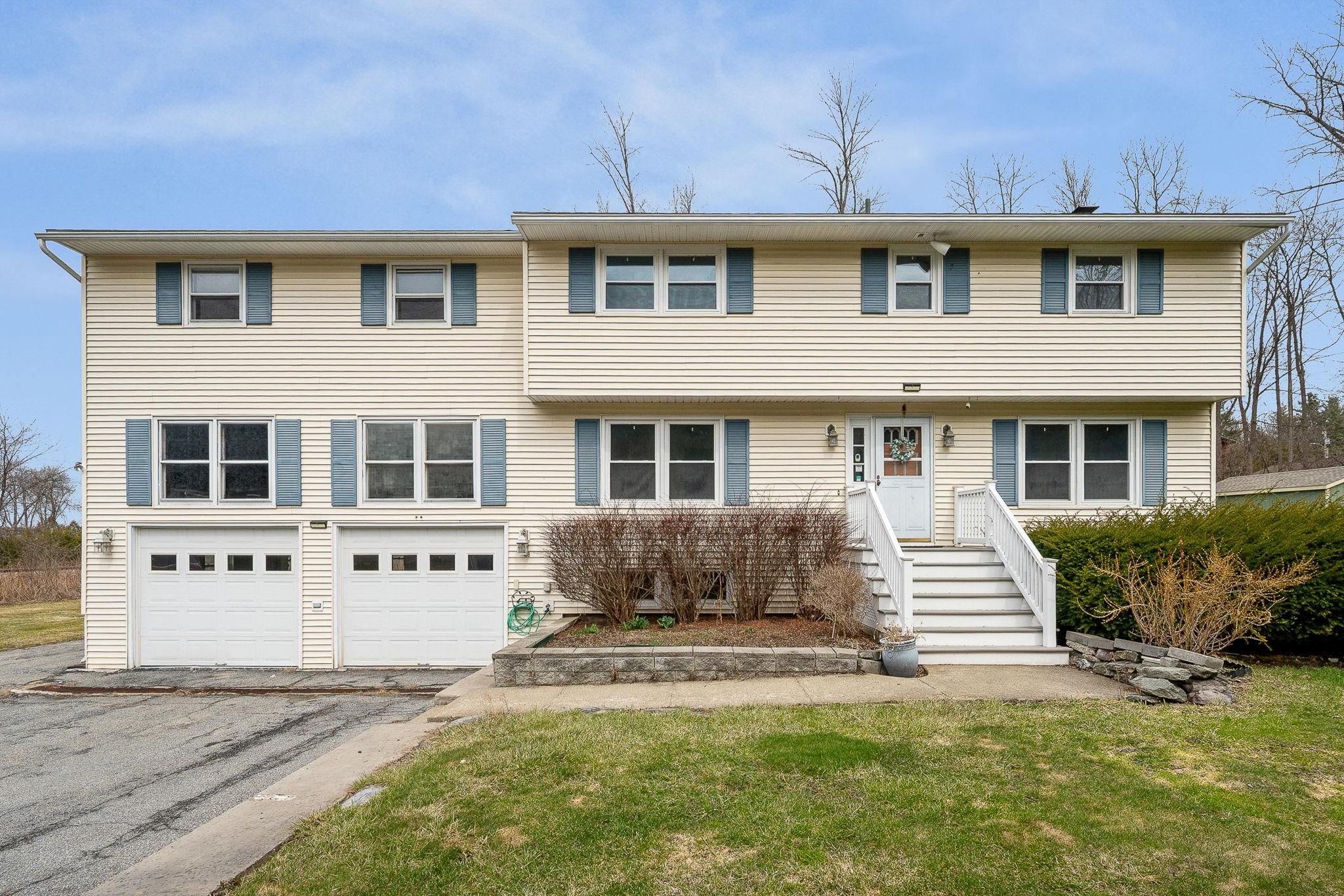 Photo 1 of 52 — 166 Lakeview Drive, Shelburne, VT 05458