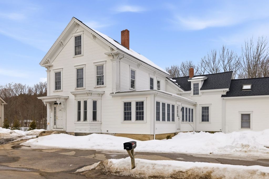 Photo of 113 Railroad Avenue, Epping, NH 03042 (MLS # 5077238)