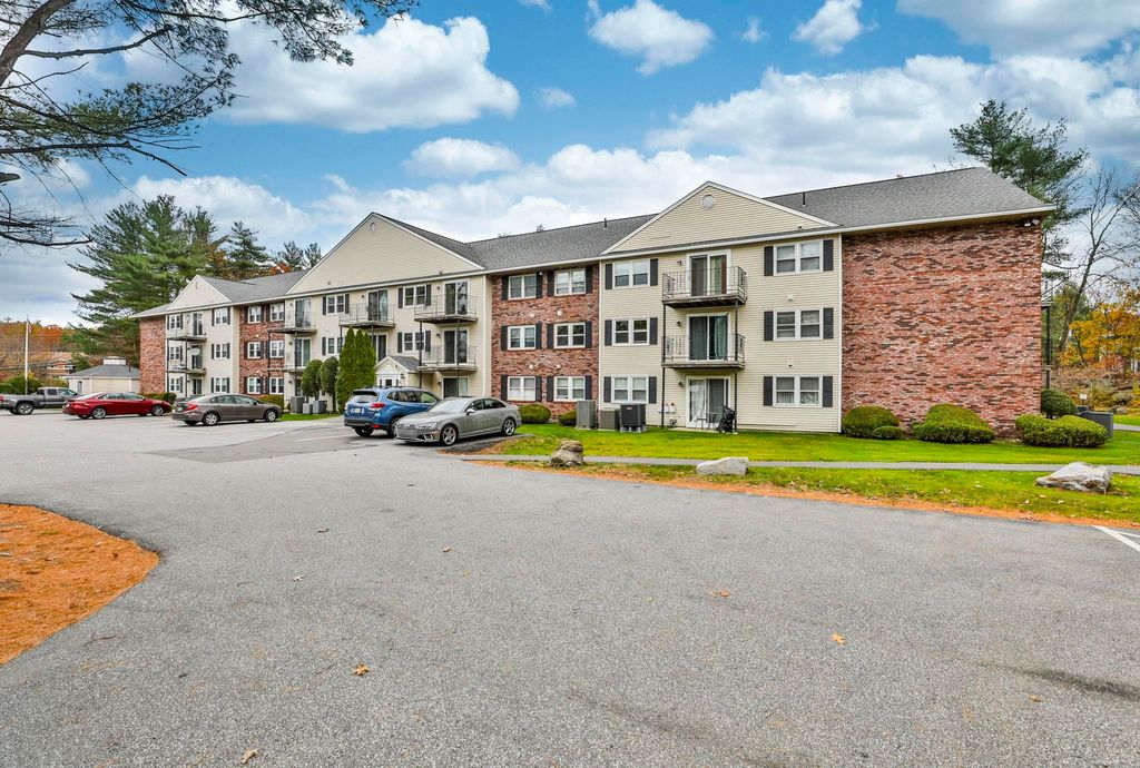 Photo of 4 Heritage Village Drive #211, Nashua, NH 03062 (MLS # 5069529)
