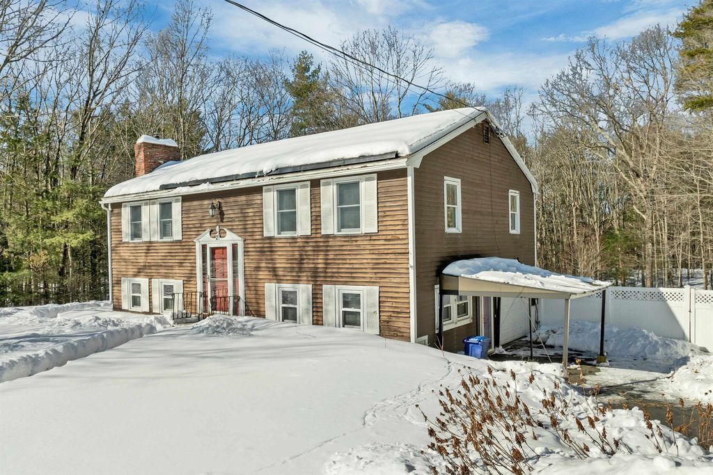 Photo of 2 Birch Drive, Newmarket, NH 03857 (MLS # 5075880)