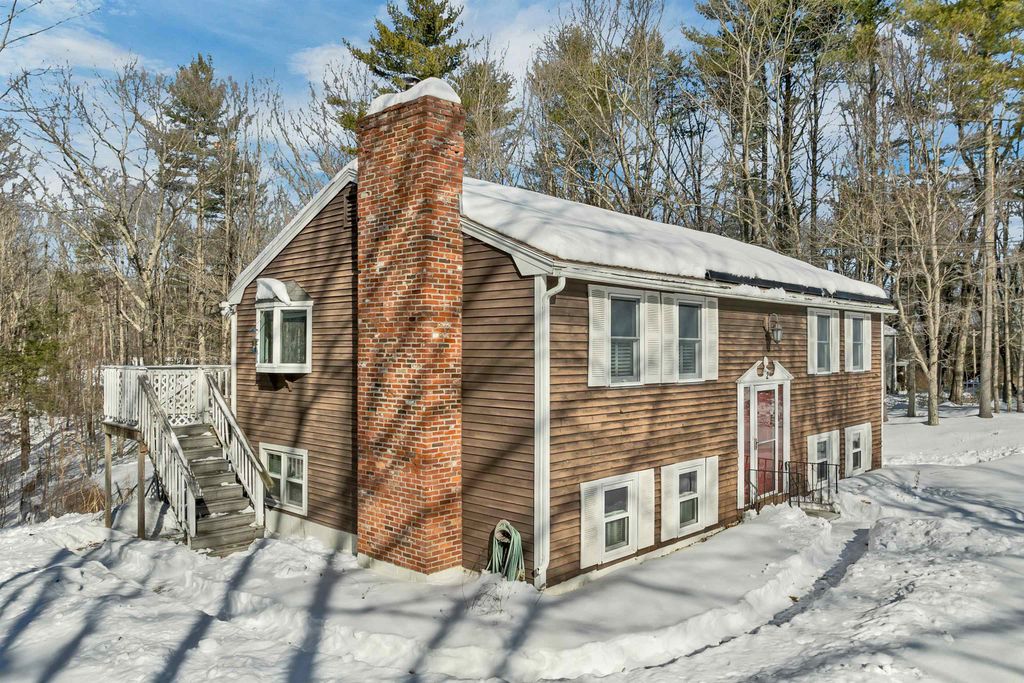 Photo of 2 Birch Drive, Newmarket, NH 03857 (MLS # 5075880)