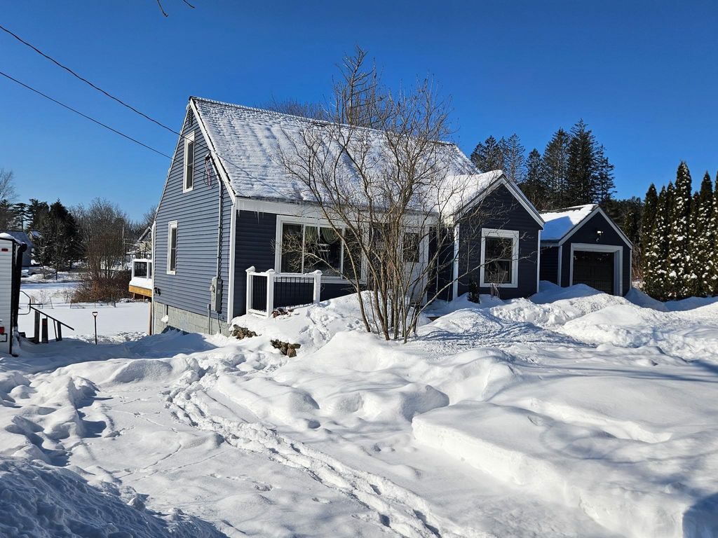 Photo of 102 Elm Street, Epping, NH 03042 (MLS # 5075212)