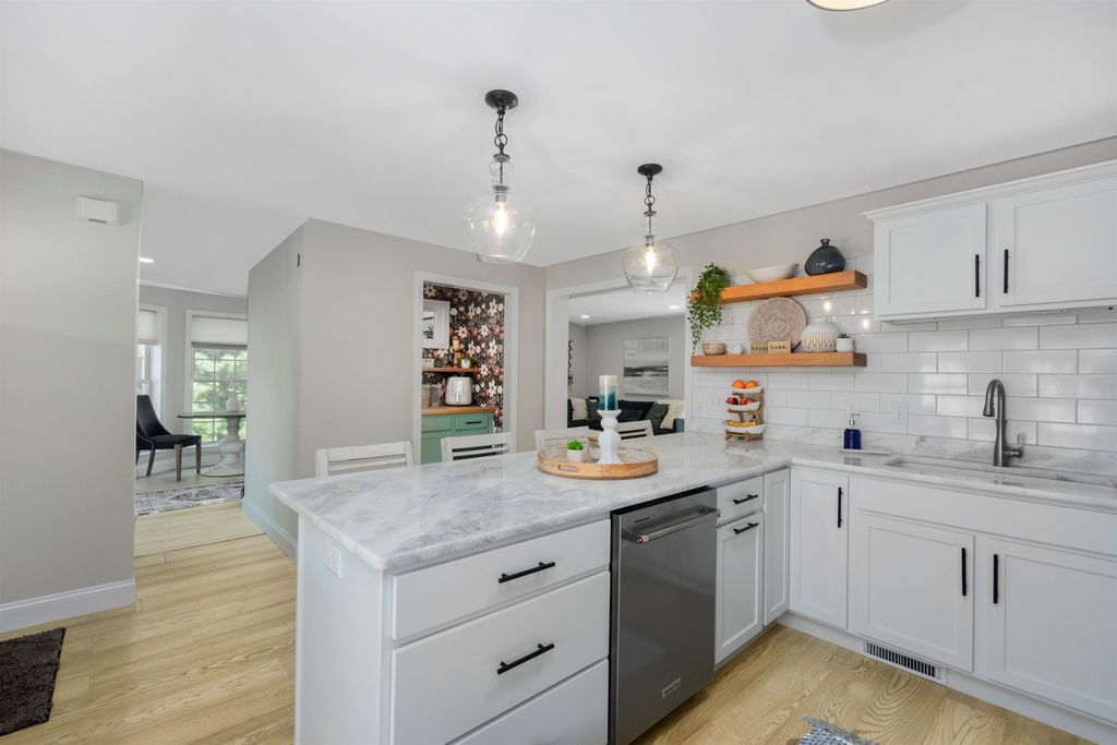 Photo of 5 Pasture Lane, Nashua, NH 03062 (MLS # 5063879)
