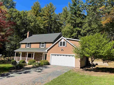 Photo of 22 Old Coach Road, Hudson, NH 03051 (MLS # 5055727)