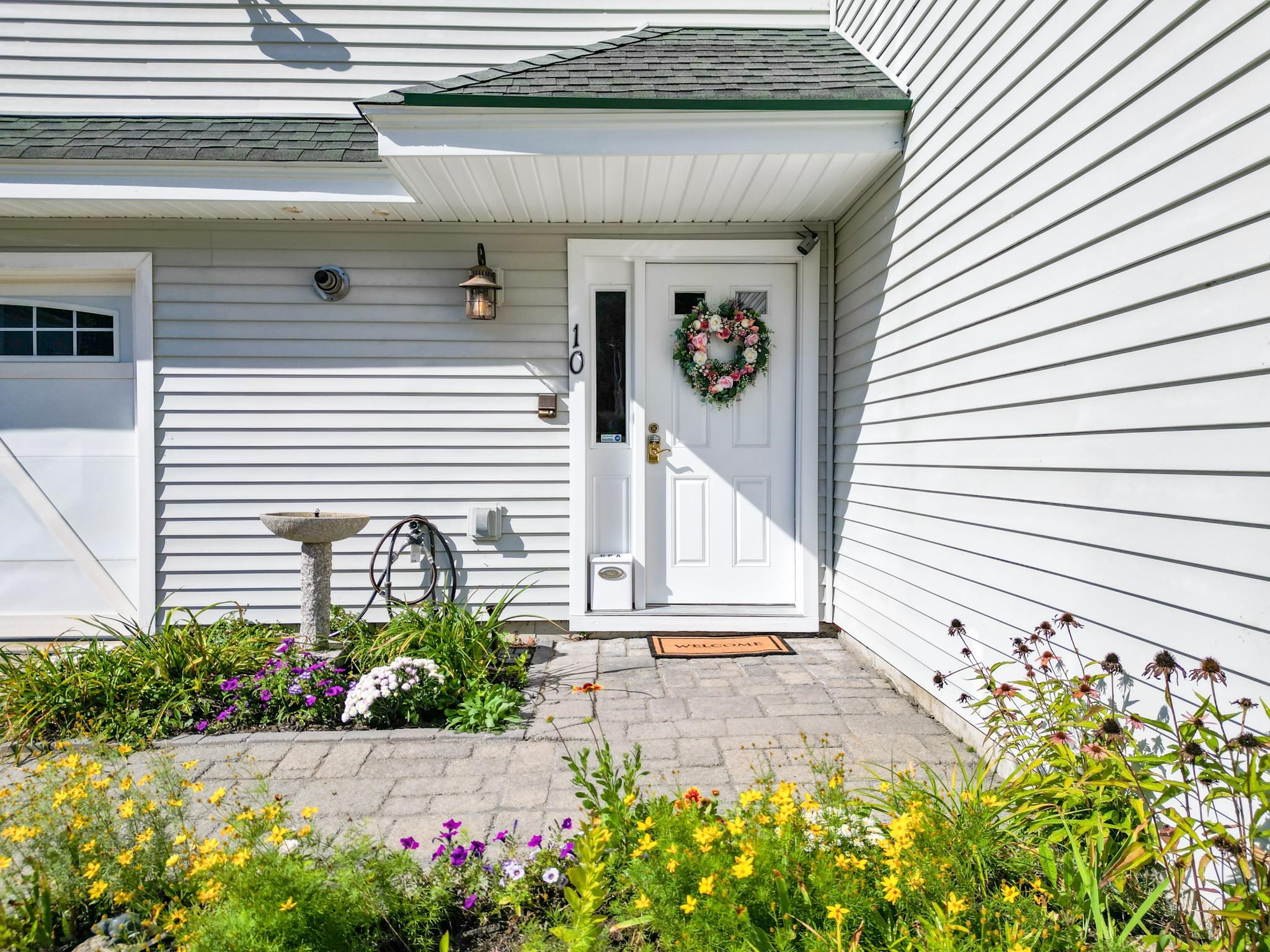 196 E Main Street 10