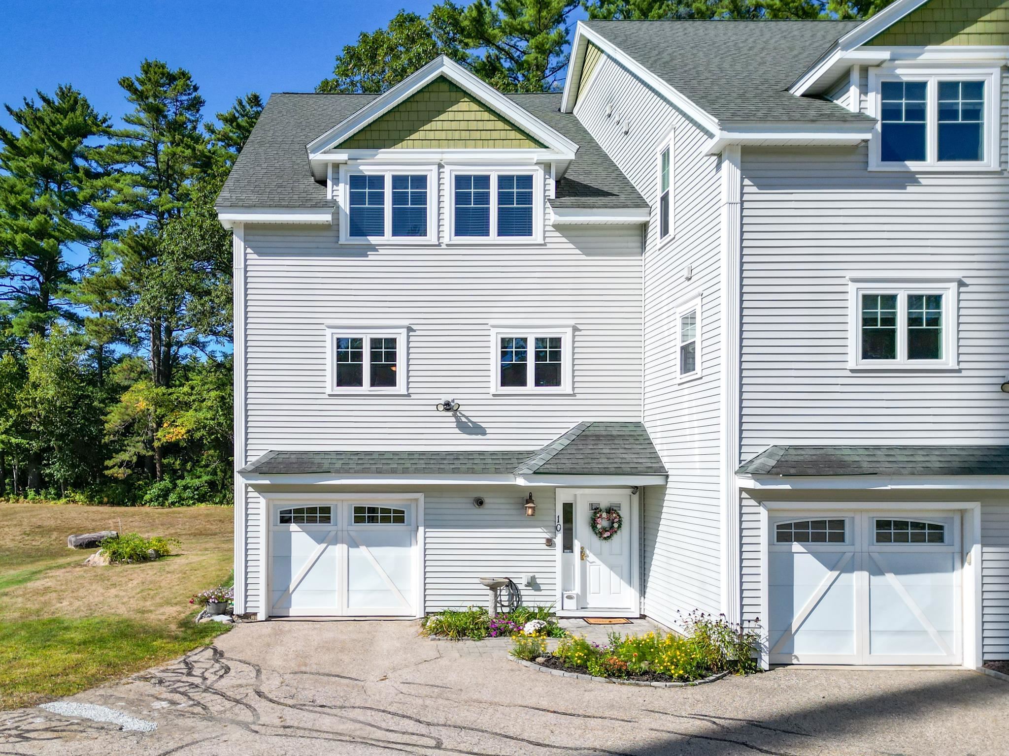 196 E Main Street 10