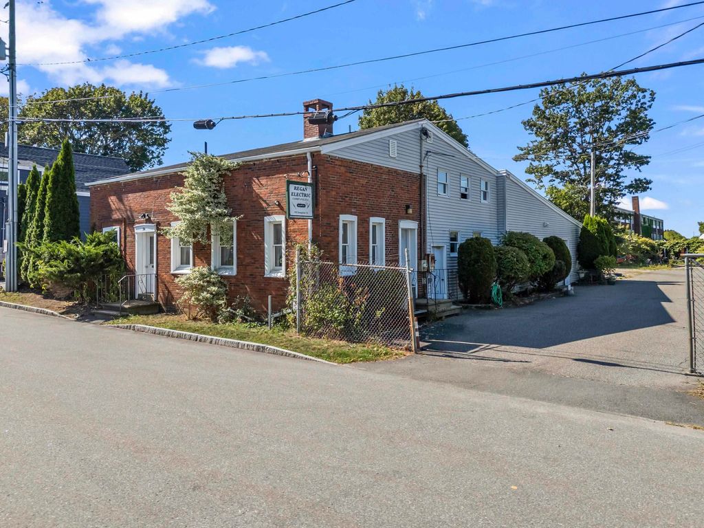 Photo of 94 Langdon Street, Portsmouth, NH 03801 (MLS # 5061947)