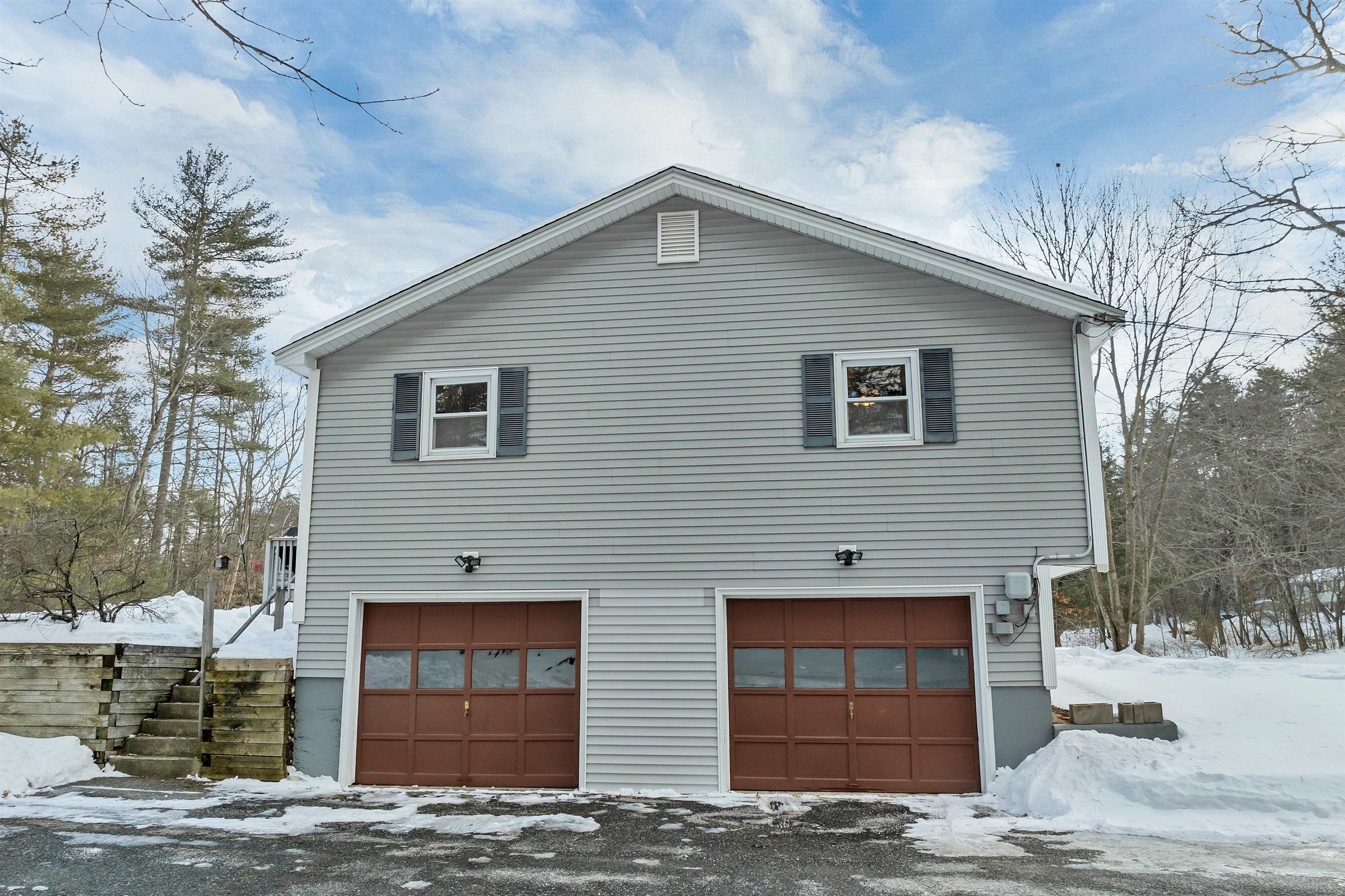 1102 Mammoth Road A & B