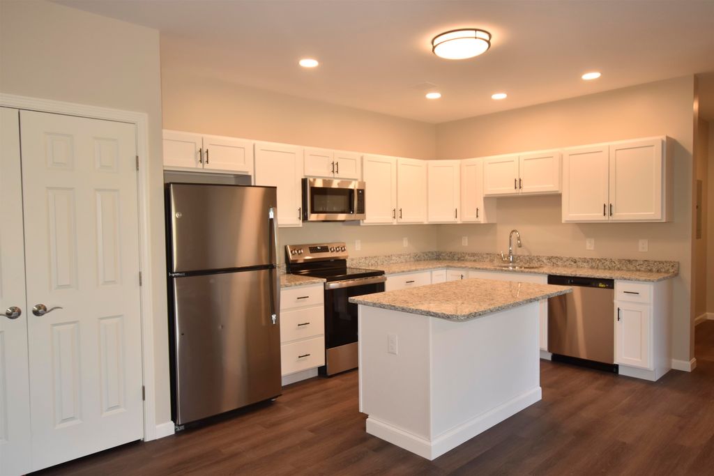 Photo of 217 Rockingham Road #304, Londonderry, NH 03053 (MLS # 5084417)