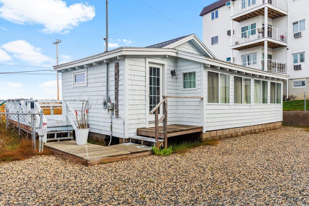 Photo of 7 Anchor Court, Hampton, NH 03842 (MLS # 5087995)