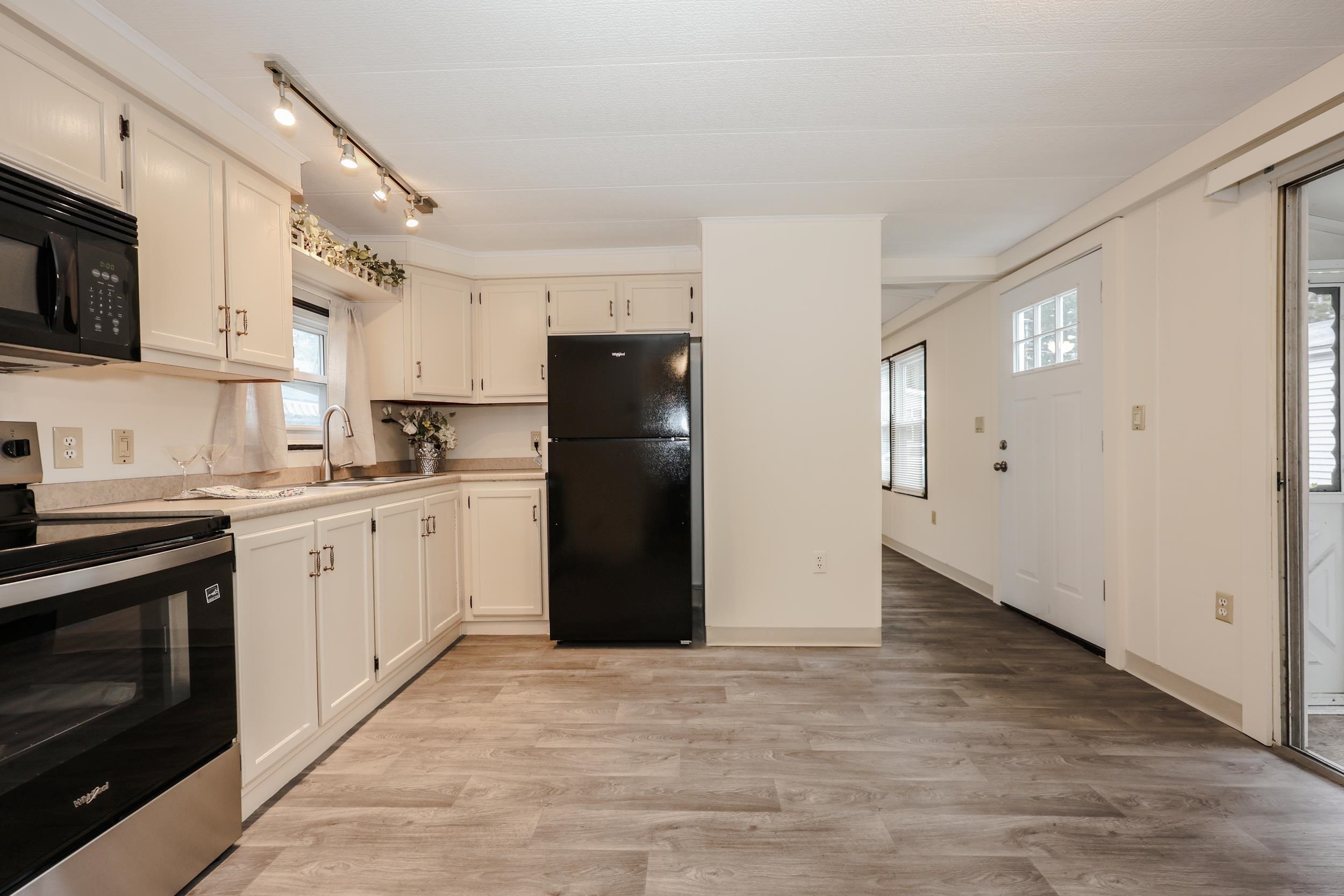 33 Thistle Way