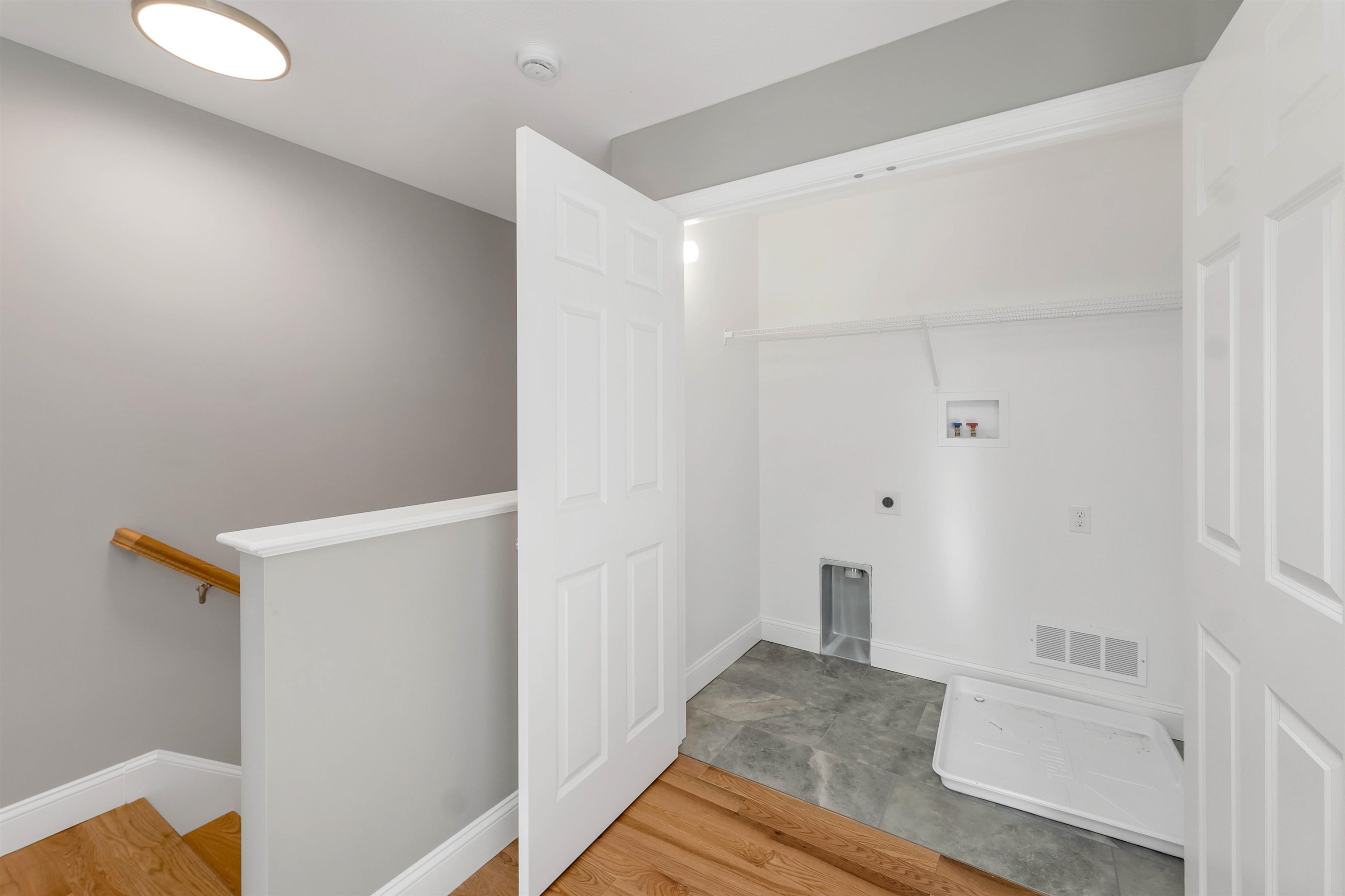 Concord, New Hampshire 03301, United States, 3 Bedrooms Bedrooms, ,3 BathroomsBathrooms,Residential,Active,20457