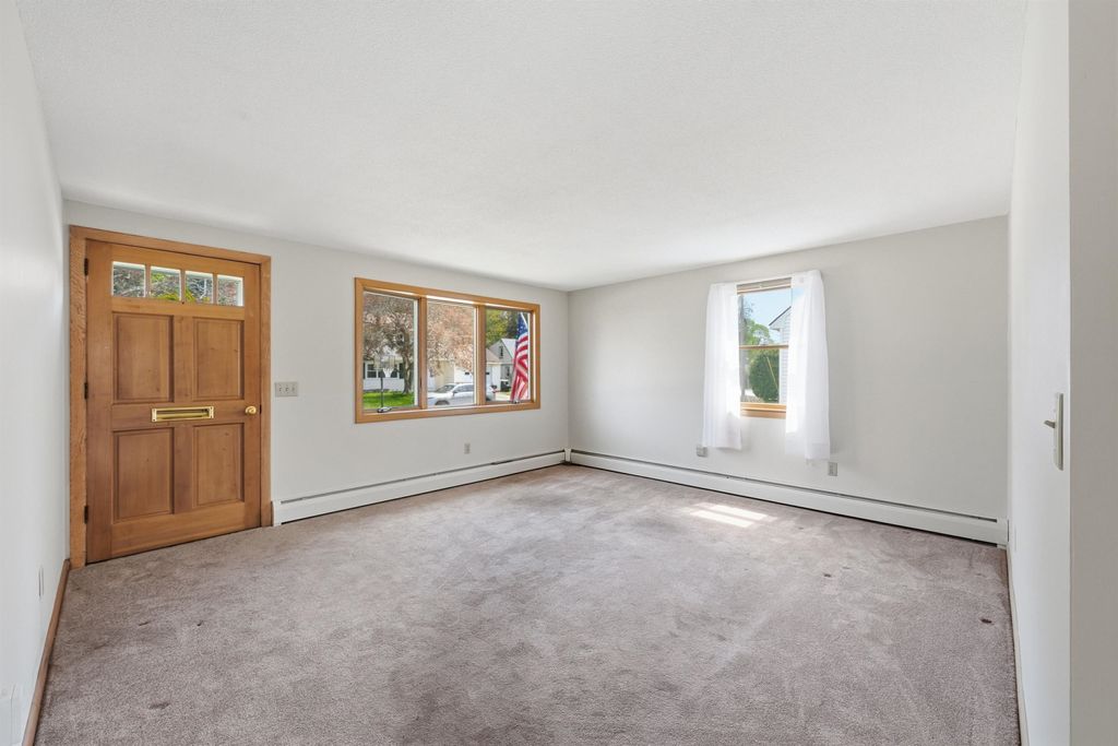 Photo of 41 Woodgate Court, Manchester, NH 03103 (MLS # 5087306)