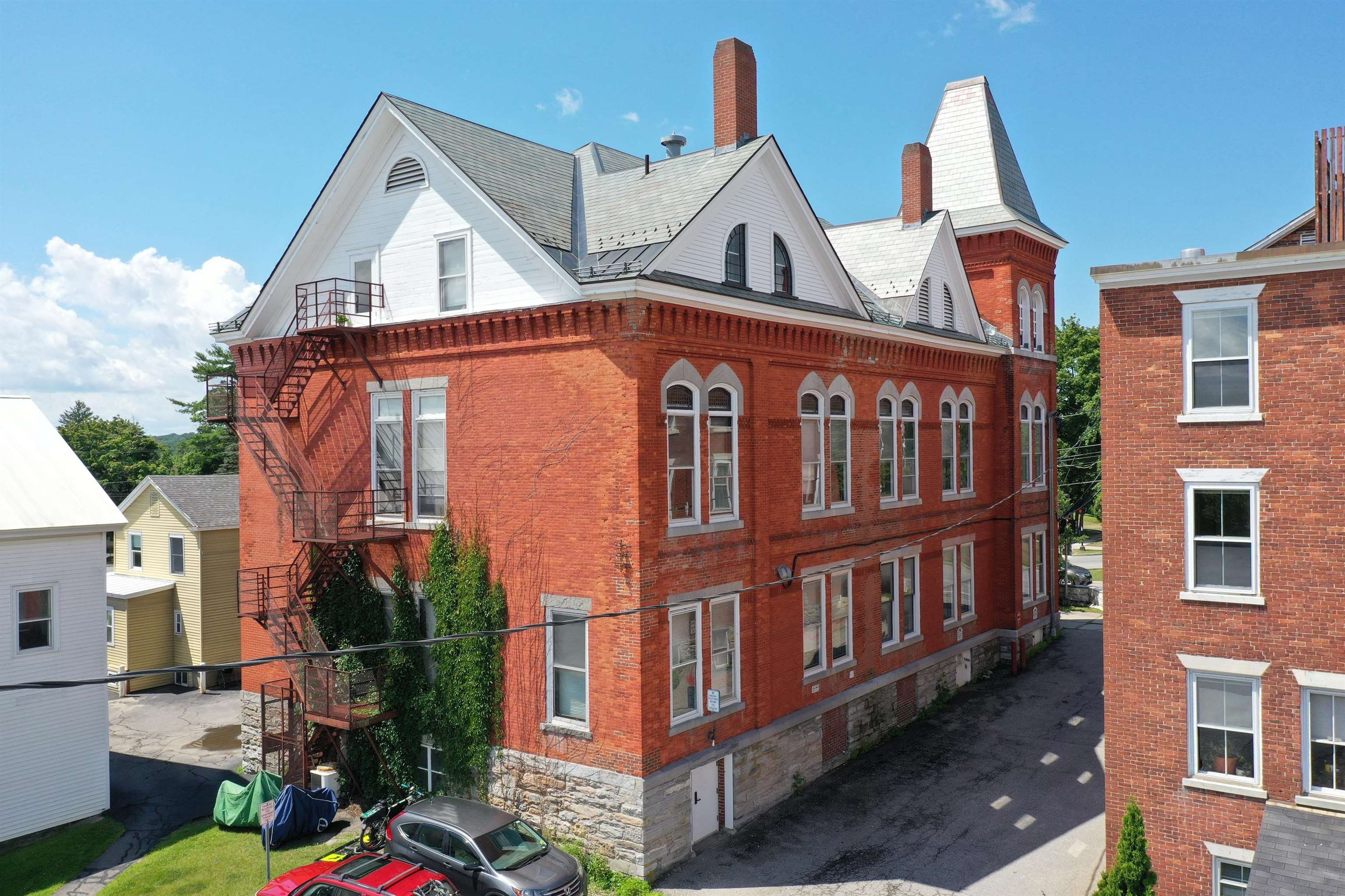 5 Court Street
