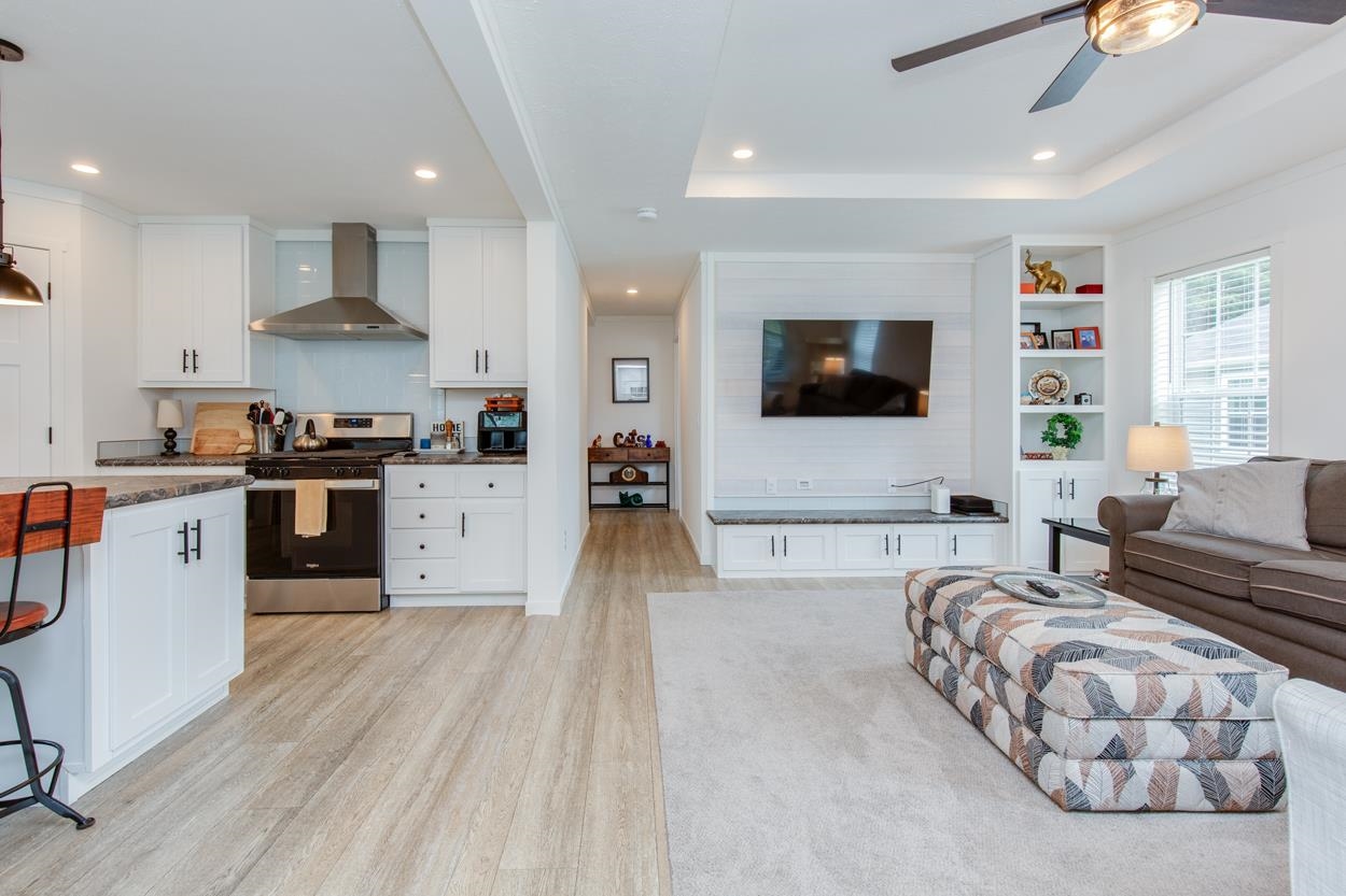 Concord, New Hampshire 03303, United States, 3 Bedrooms Bedrooms, ,2 BathroomsBathrooms,Residential,Active,195880