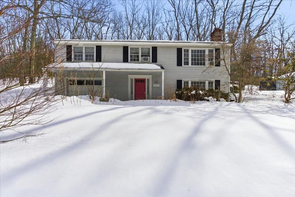 Photo of 18 Douglas Street, Merrimack, NH 03054 (MLS # 5078128)