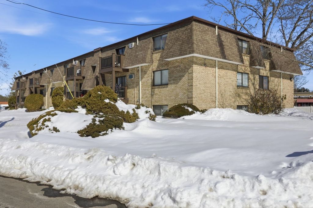 Photo of 13 Tiffany Road #12, Salem, NH 03079 (MLS # 5078041)