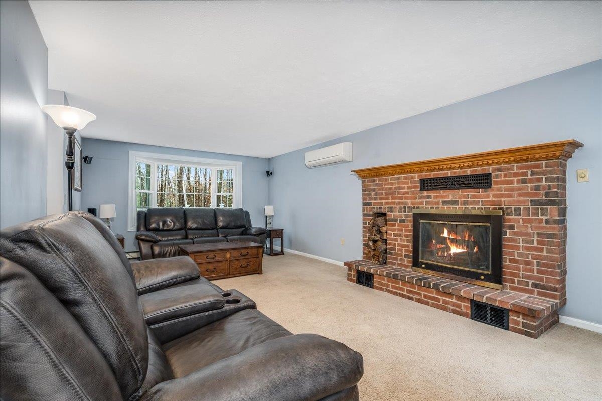 8 Springwood Drive