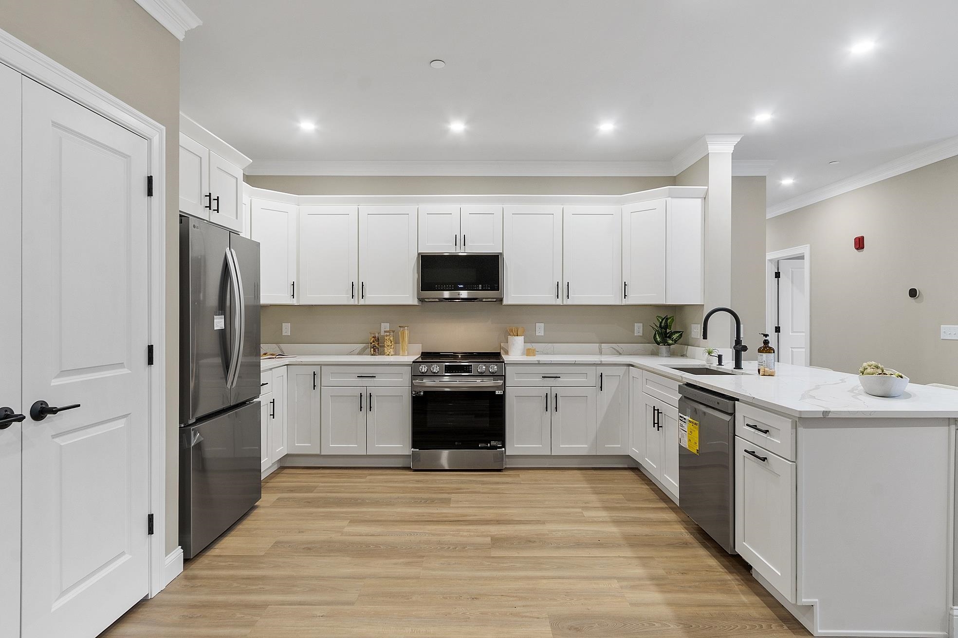 10100 S Willow Street 202