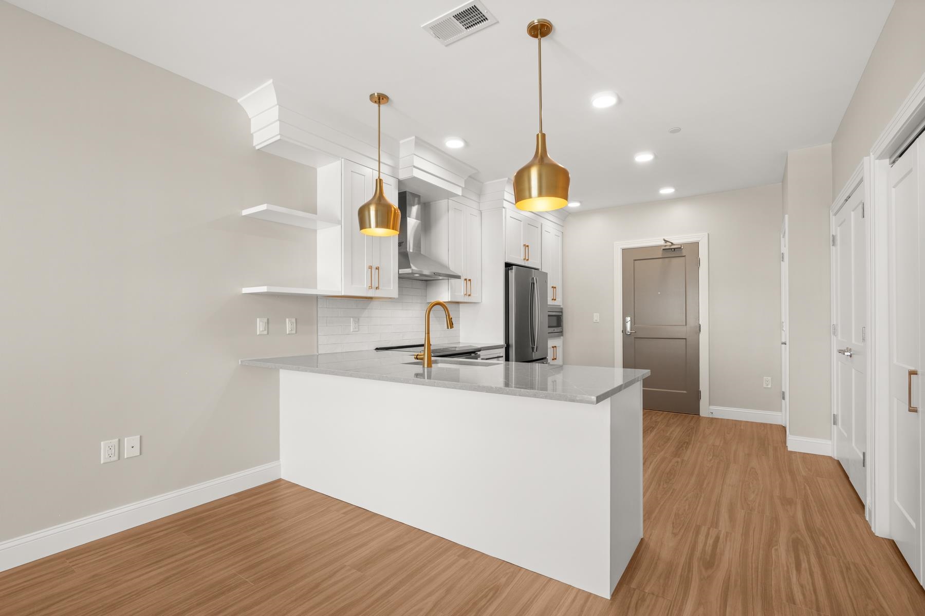 99 Foundry Place 412