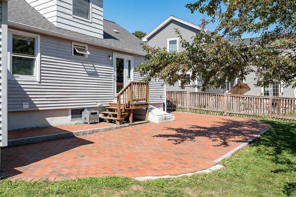 Photo of 166 Decatur Road, Portsmouth, NH 03801 (MLS # 5061334)