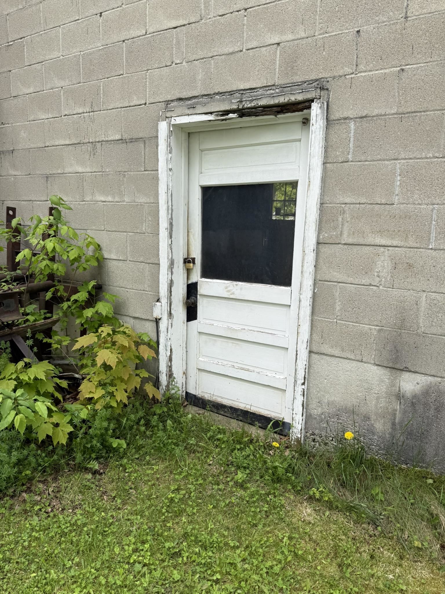 64 Evans Street