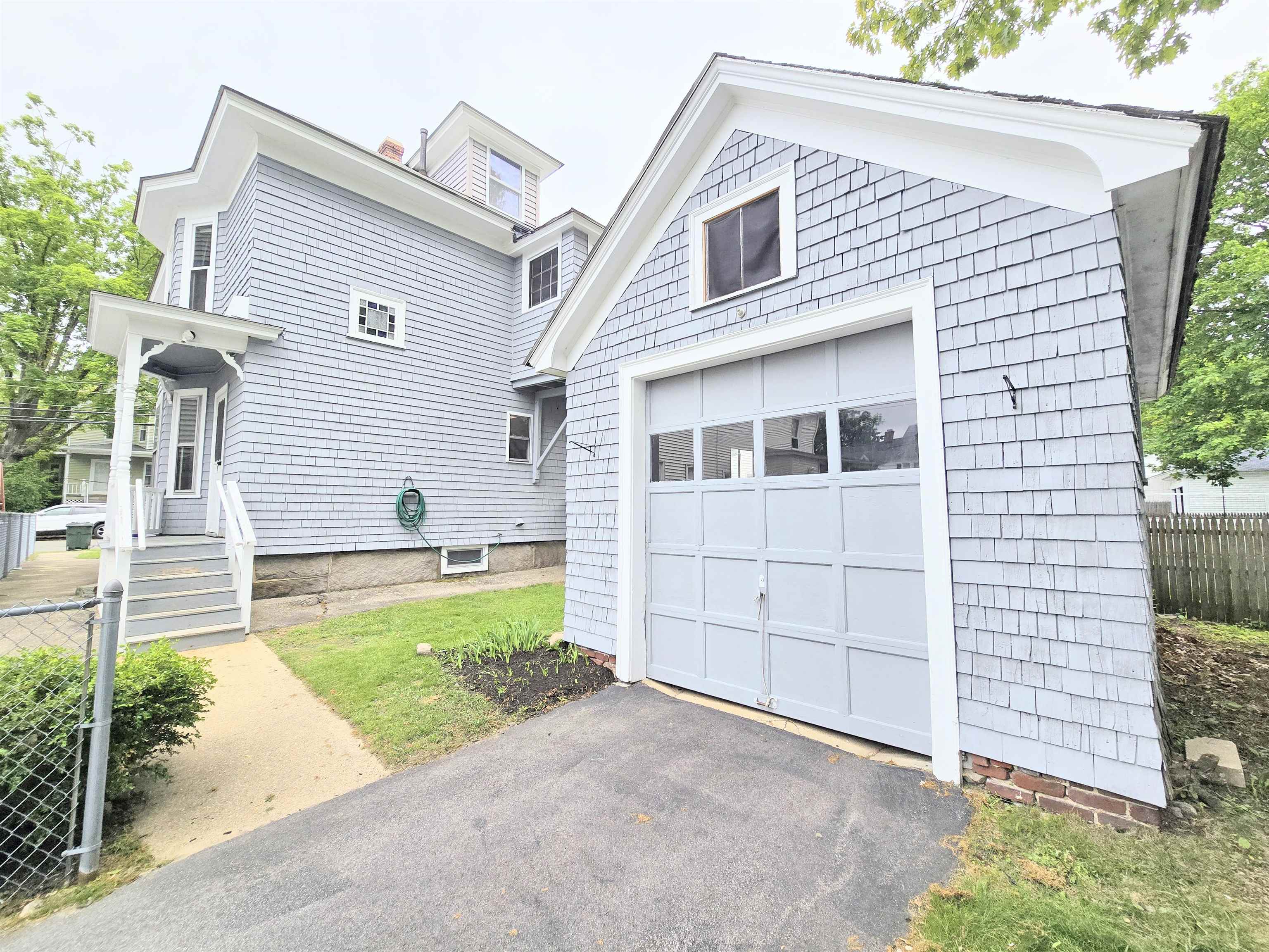 Manchester, New Hampshire 03104, United States, 4 Bedrooms Bedrooms, ,2 BathroomsBathrooms,Residential,Active,135234