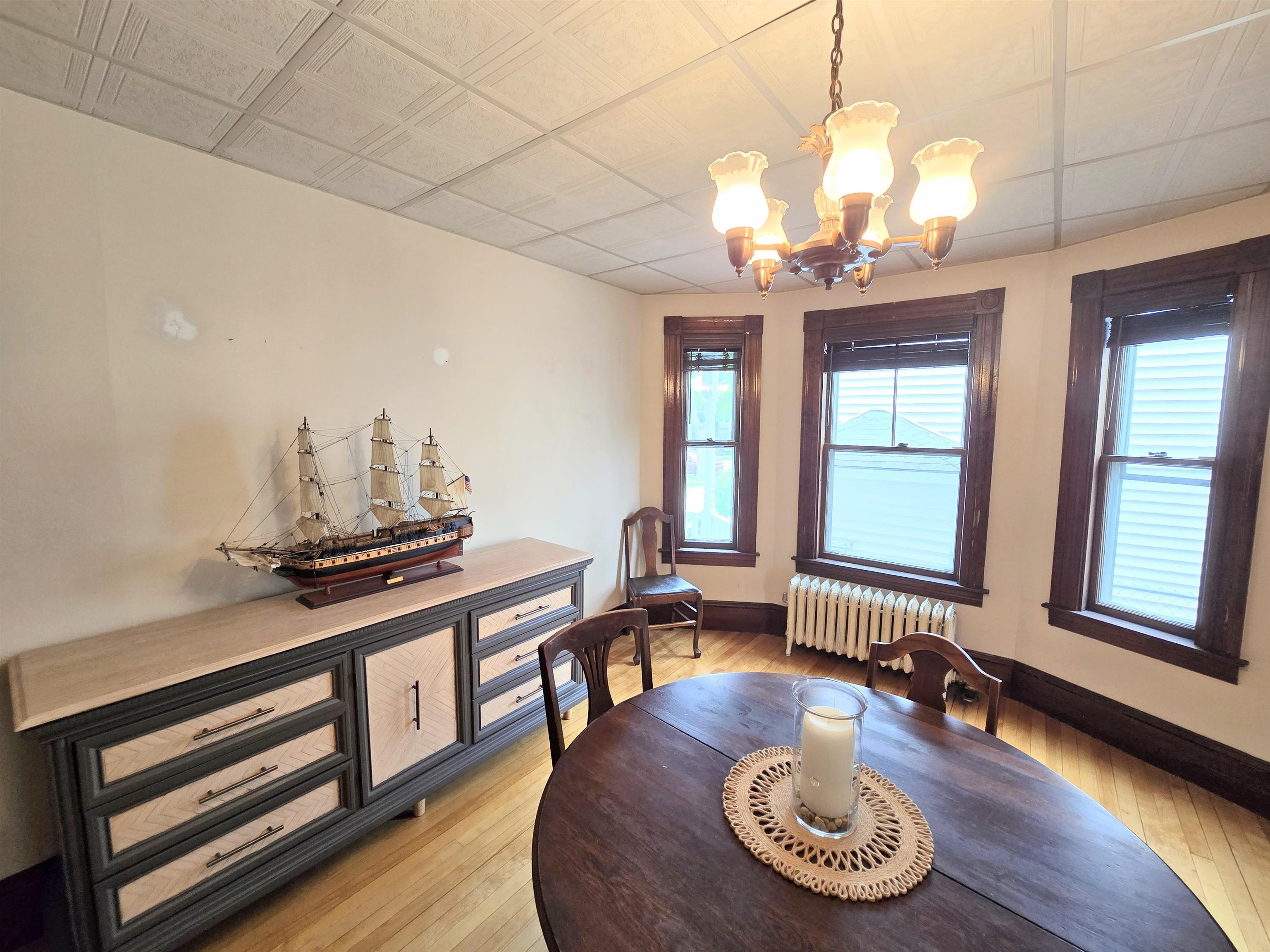 Manchester, New Hampshire 03104, United States, 4 Bedrooms Bedrooms, ,2 BathroomsBathrooms,Residential,Active,135234