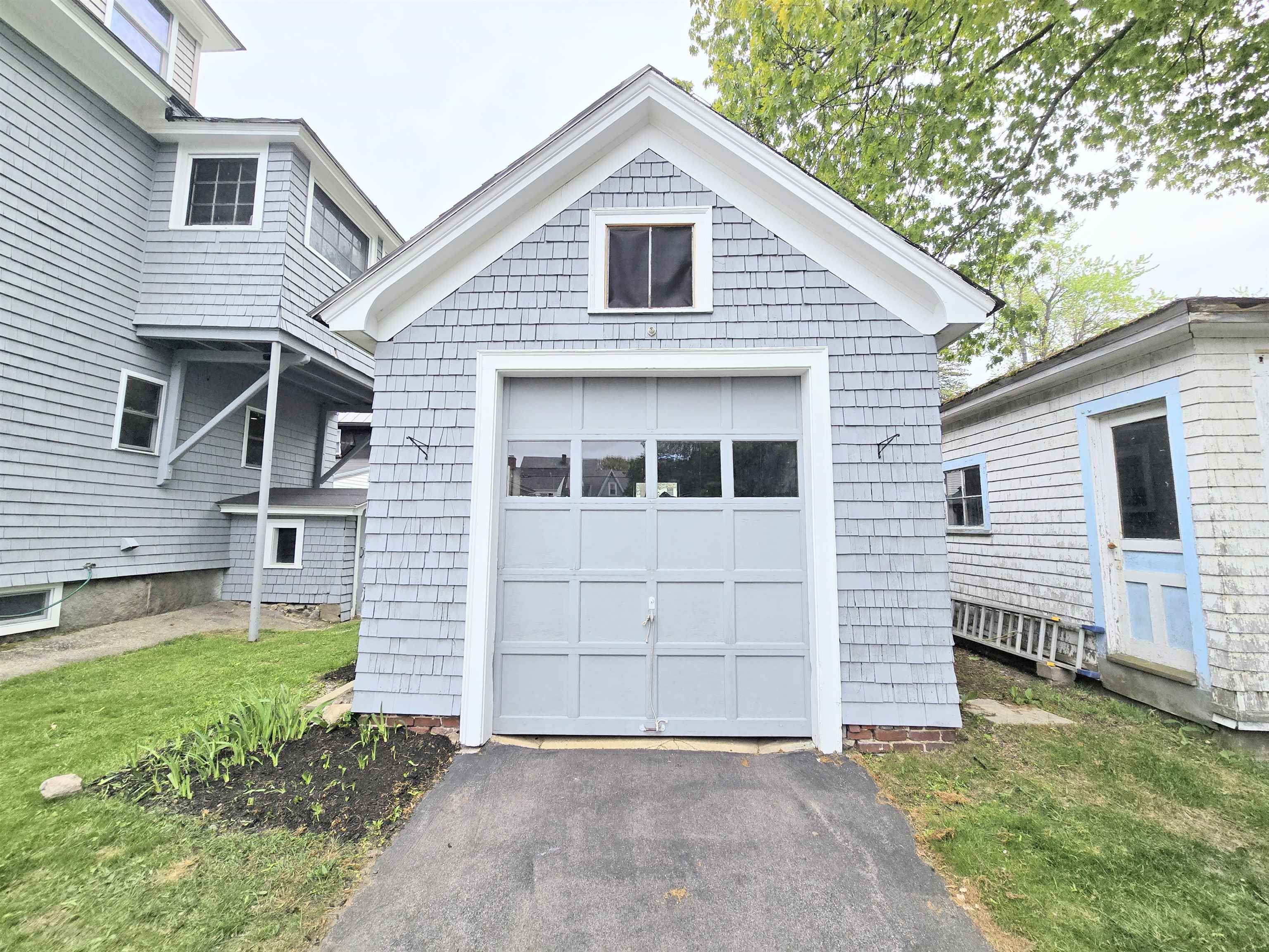 Manchester, New Hampshire 03104, United States, 4 Bedrooms Bedrooms, ,2 BathroomsBathrooms,Residential,Active,135234