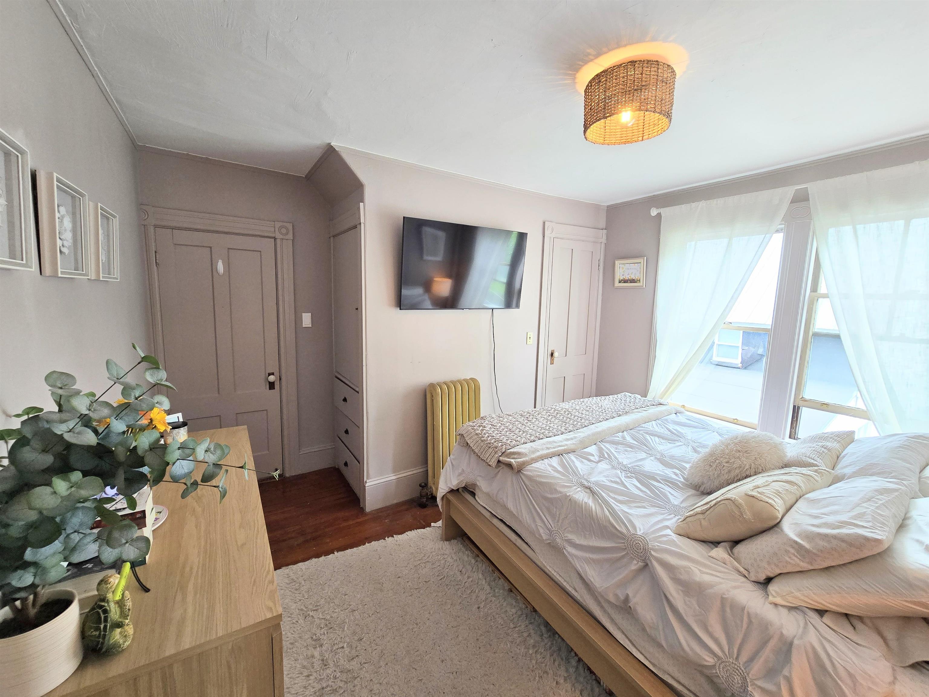 Manchester, New Hampshire 03104, United States, 4 Bedrooms Bedrooms, ,2 BathroomsBathrooms,Residential,Active,135234