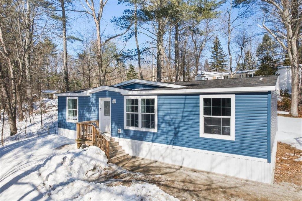 Photo of 7 Pinecrest Circle, Allenstown, NH 03275 (MLS # 5078091)