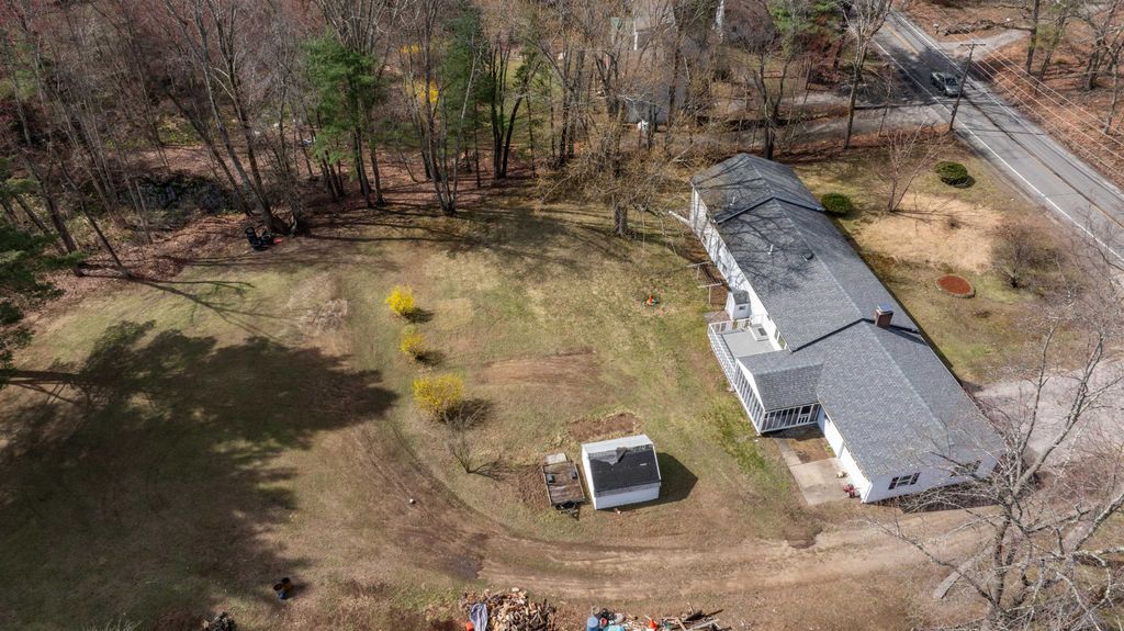 Photo of 422 Main Dunstable Road, Nashua, NH 03063 (MLS # 5084047)