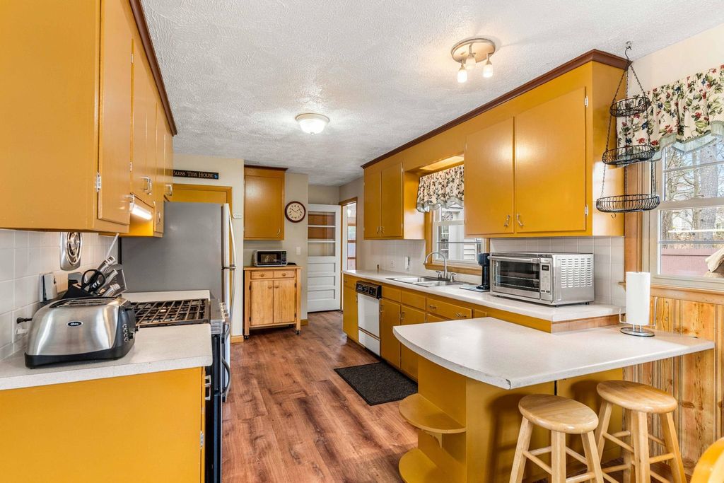 Photo of 175 W High Street, Somersworth, NH 03878 (MLS # 5084913)