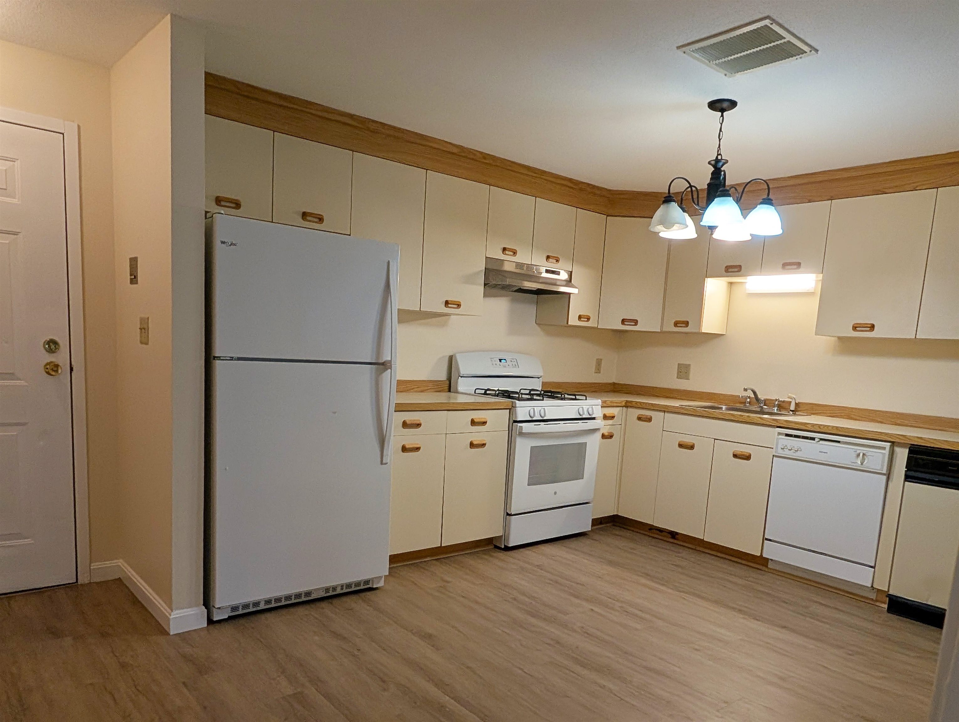 Nashua, New Hampshire 03063, United States, 1 Bedroom Bedrooms, ,1 BathroomBathrooms,Residential,Active,183743