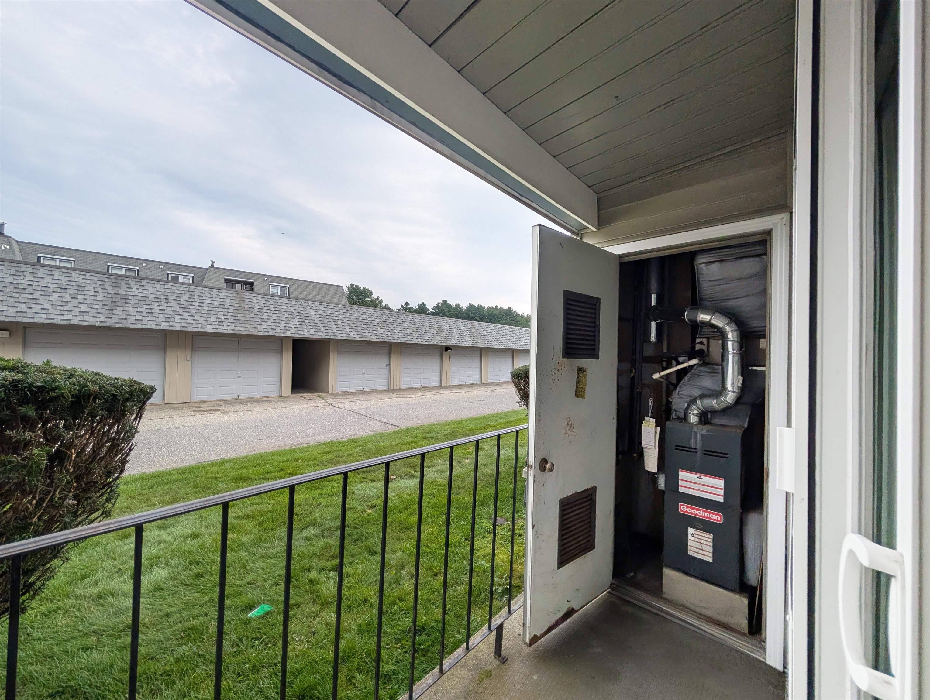 Nashua, New Hampshire 03063, United States, 1 Bedroom Bedrooms, ,1 BathroomBathrooms,Residential,Active,183743