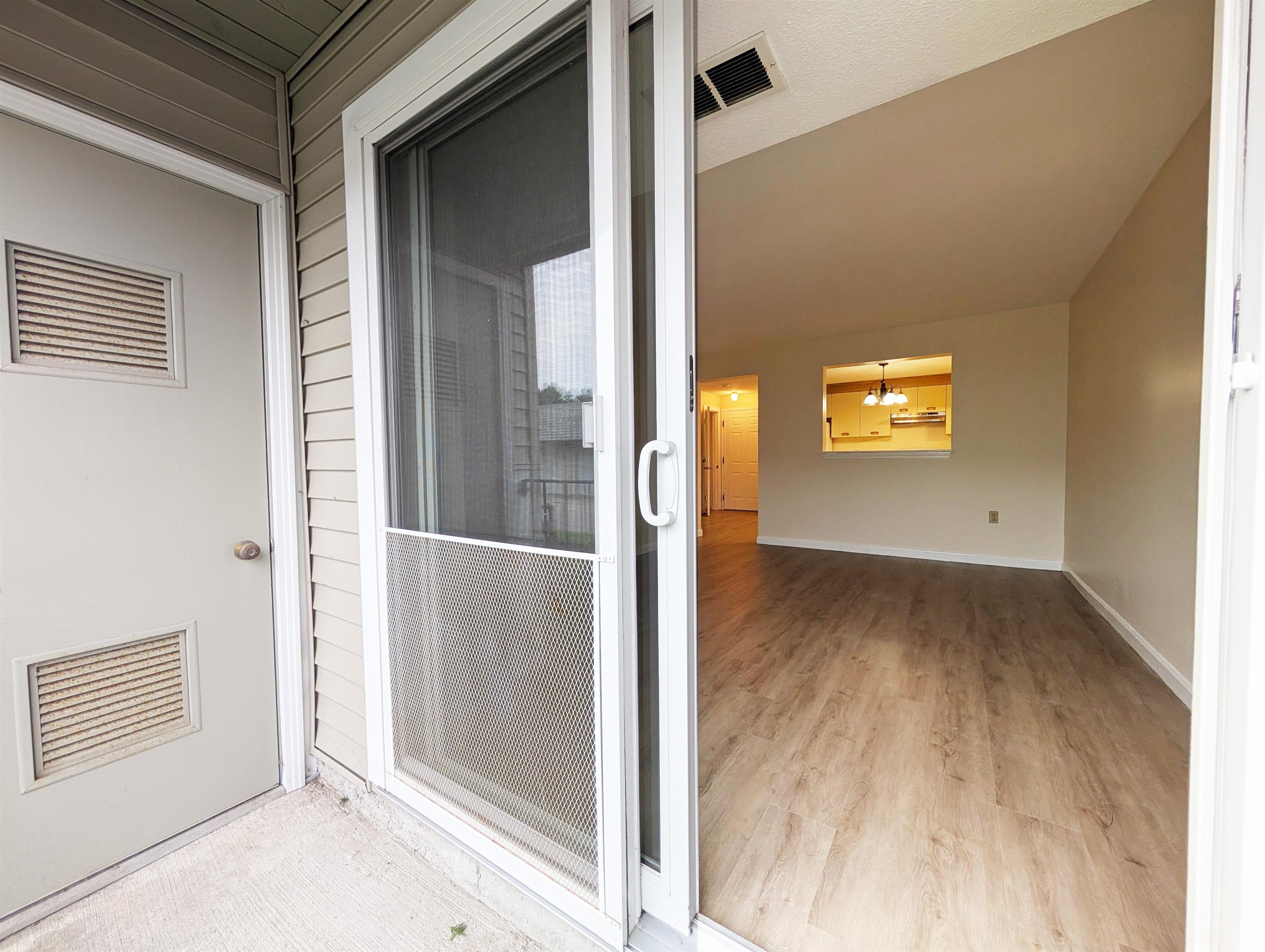 Nashua, New Hampshire 03063, United States, 1 Bedroom Bedrooms, ,1 BathroomBathrooms,Residential,Active,183743