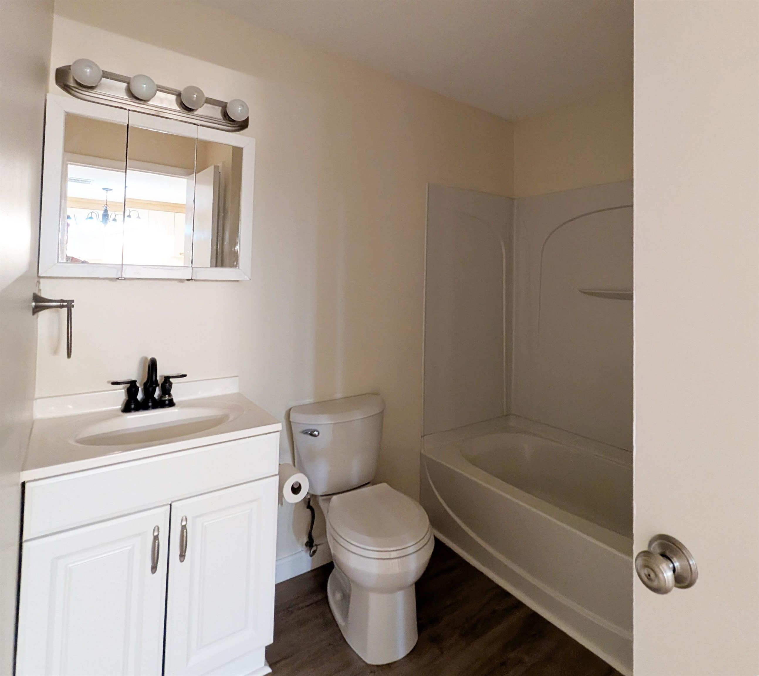 Nashua, New Hampshire 03063, United States, 1 Bedroom Bedrooms, ,1 BathroomBathrooms,Residential,Active,183743