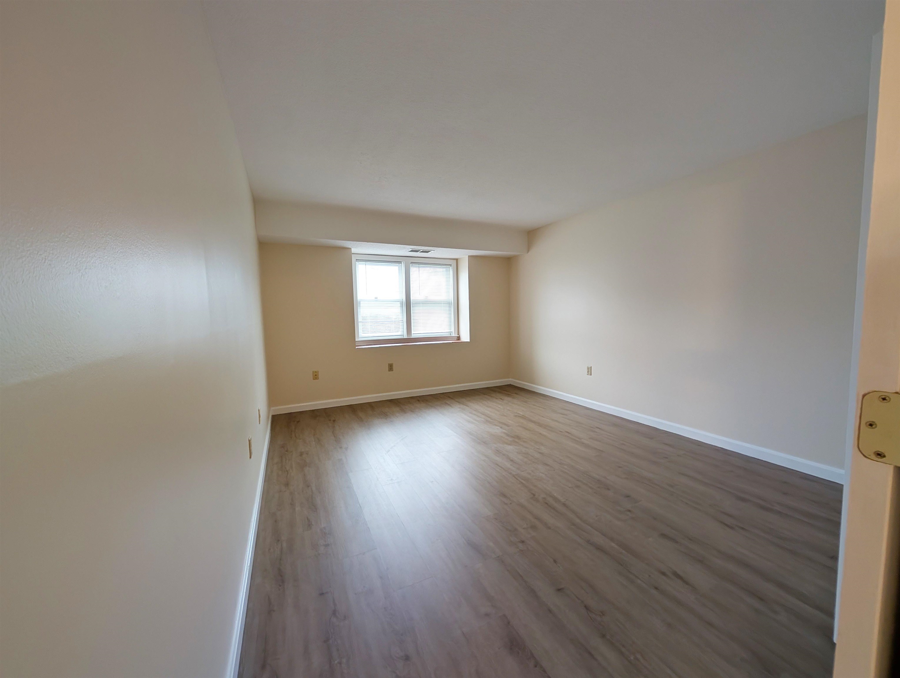 Nashua, New Hampshire 03063, United States, 1 Bedroom Bedrooms, ,1 BathroomBathrooms,Residential,Active,183743