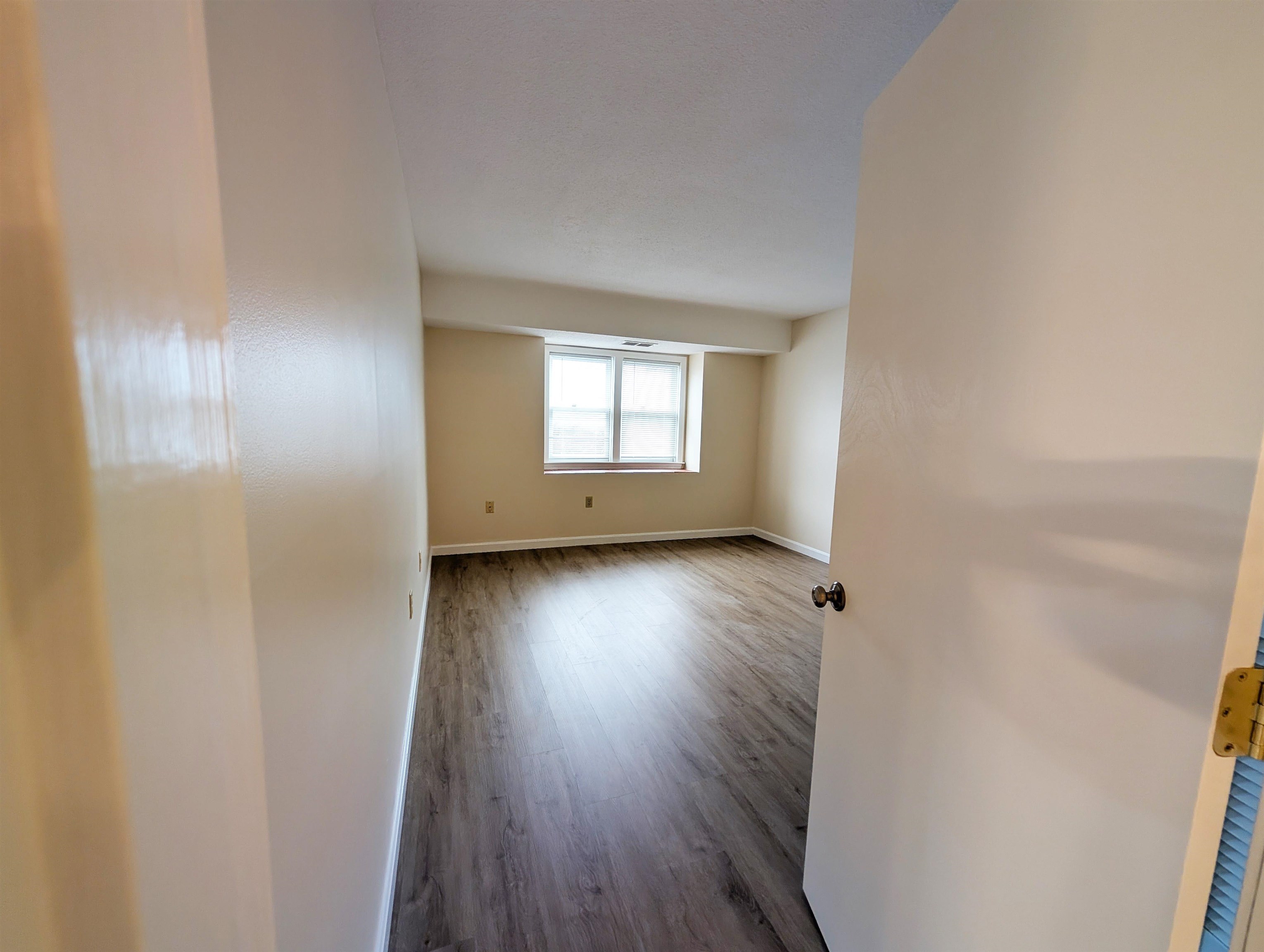 Nashua, New Hampshire 03063, United States, 1 Bedroom Bedrooms, ,1 BathroomBathrooms,Residential,Active,183743