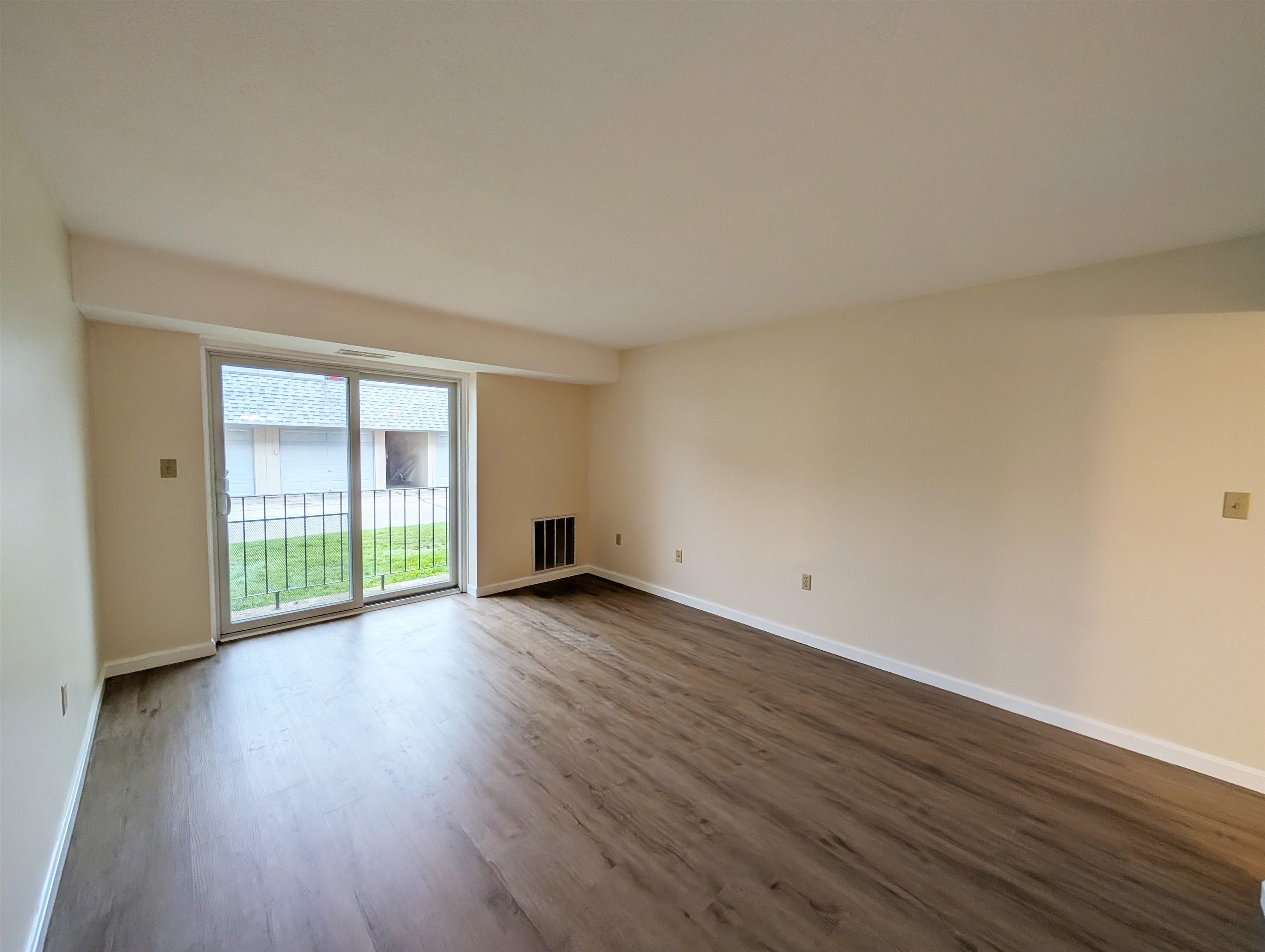 Nashua, New Hampshire 03063, United States, 1 Bedroom Bedrooms, ,1 BathroomBathrooms,Residential,Active,183743