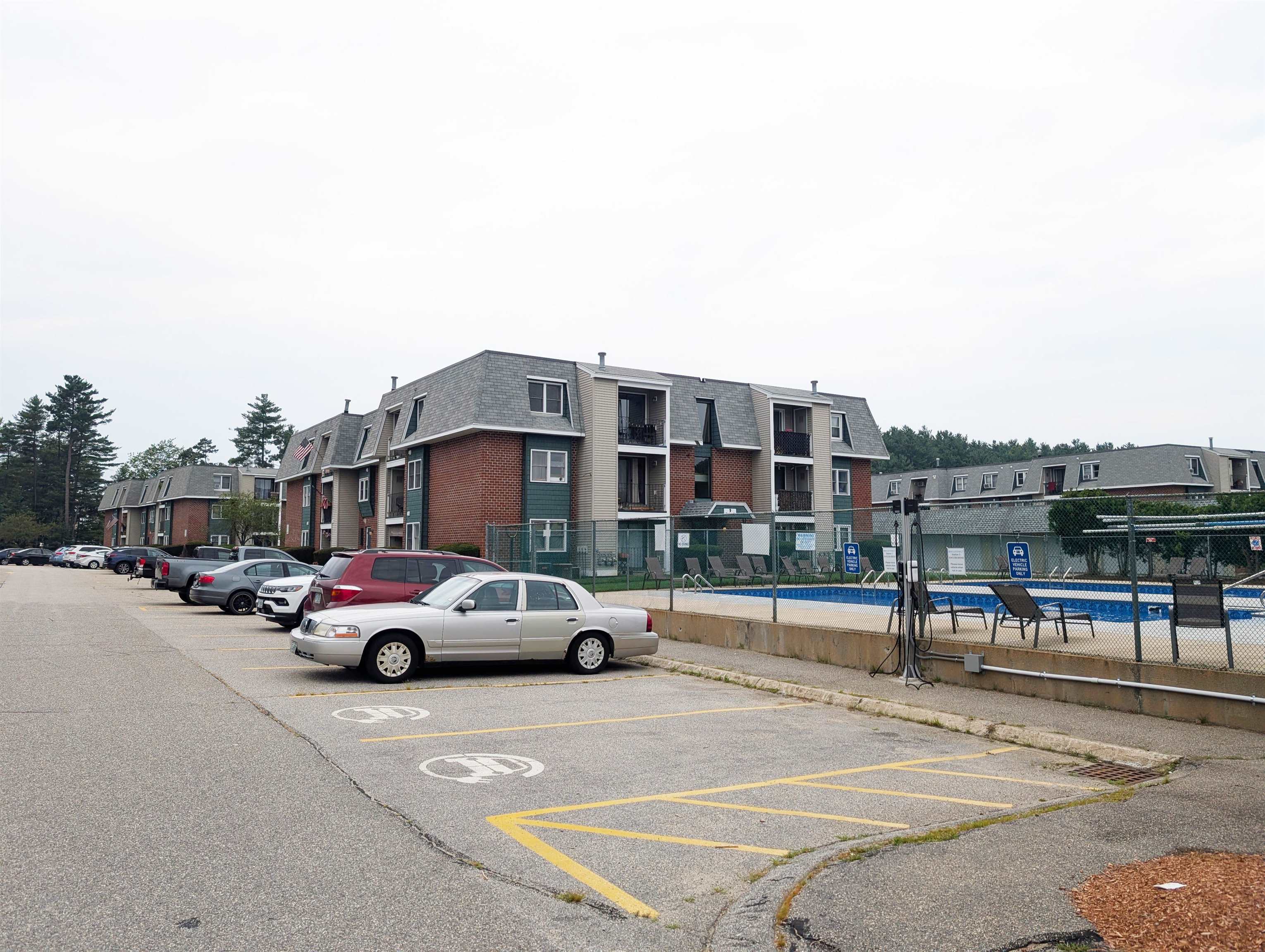 Nashua, New Hampshire 03063, United States, 1 Bedroom Bedrooms, ,1 BathroomBathrooms,Residential,Active,183743