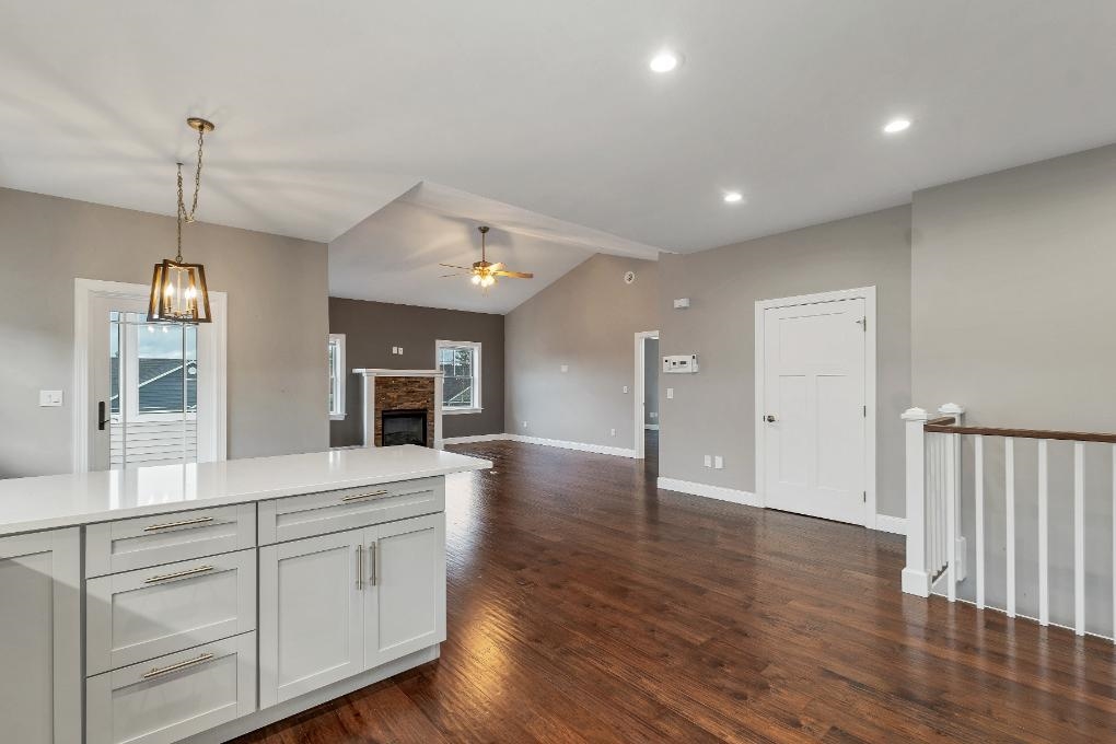 12 Stonehenge Circle 12