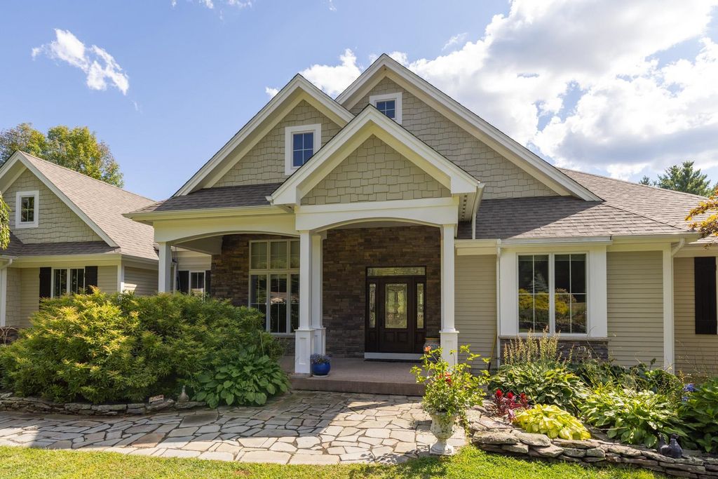 Photo of 7 FANCY HILL Hl, Madbury, NH 03823 (MLS # 5067610)