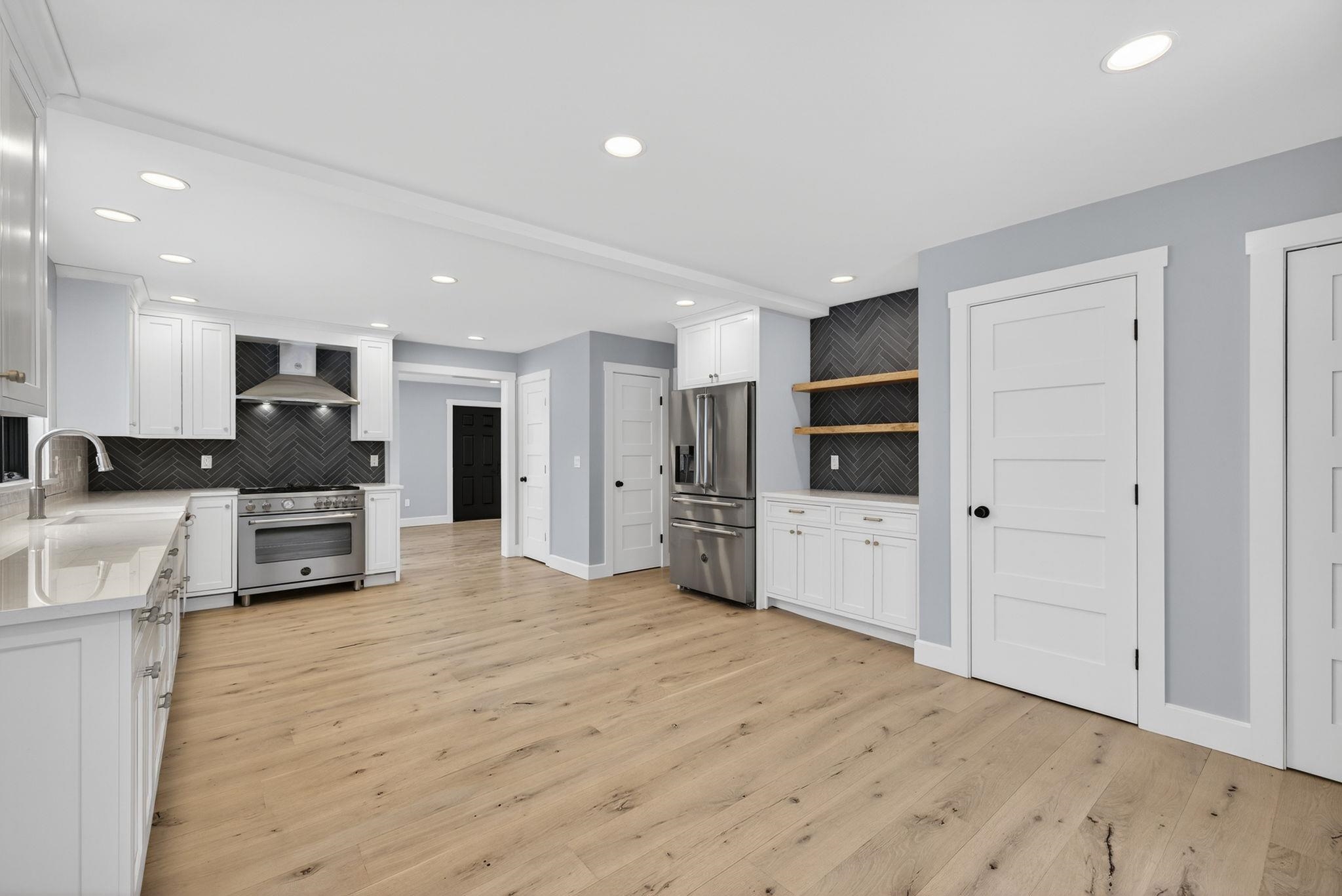 958 East Woodstock Road