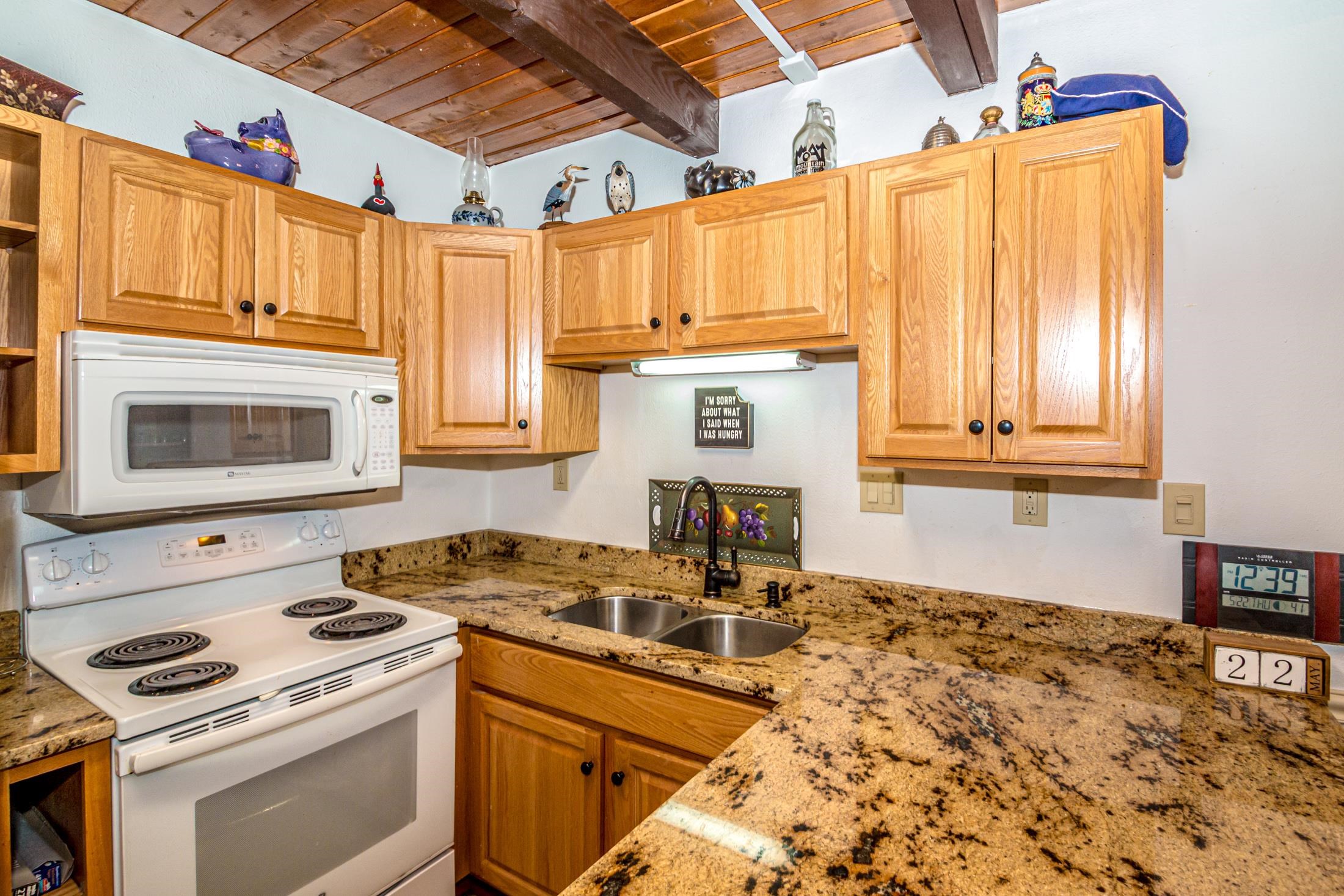 78 Linderhof Golf Course Road H-11