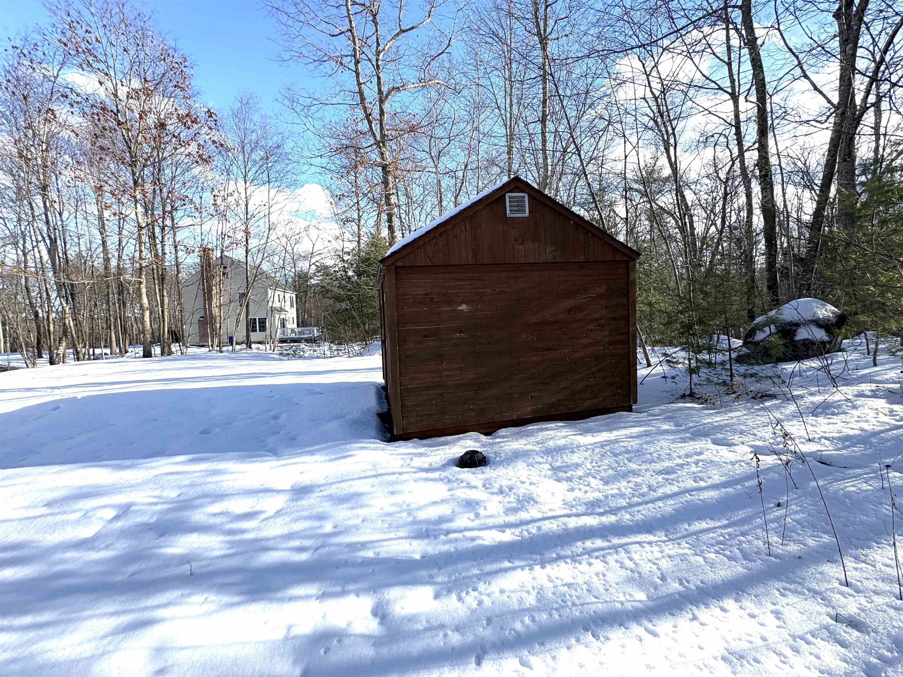 Raymond, New Hampshire 03077, United States, 3 Bedrooms Bedrooms, ,3 BathroomsBathrooms,Residential,Pending,9307