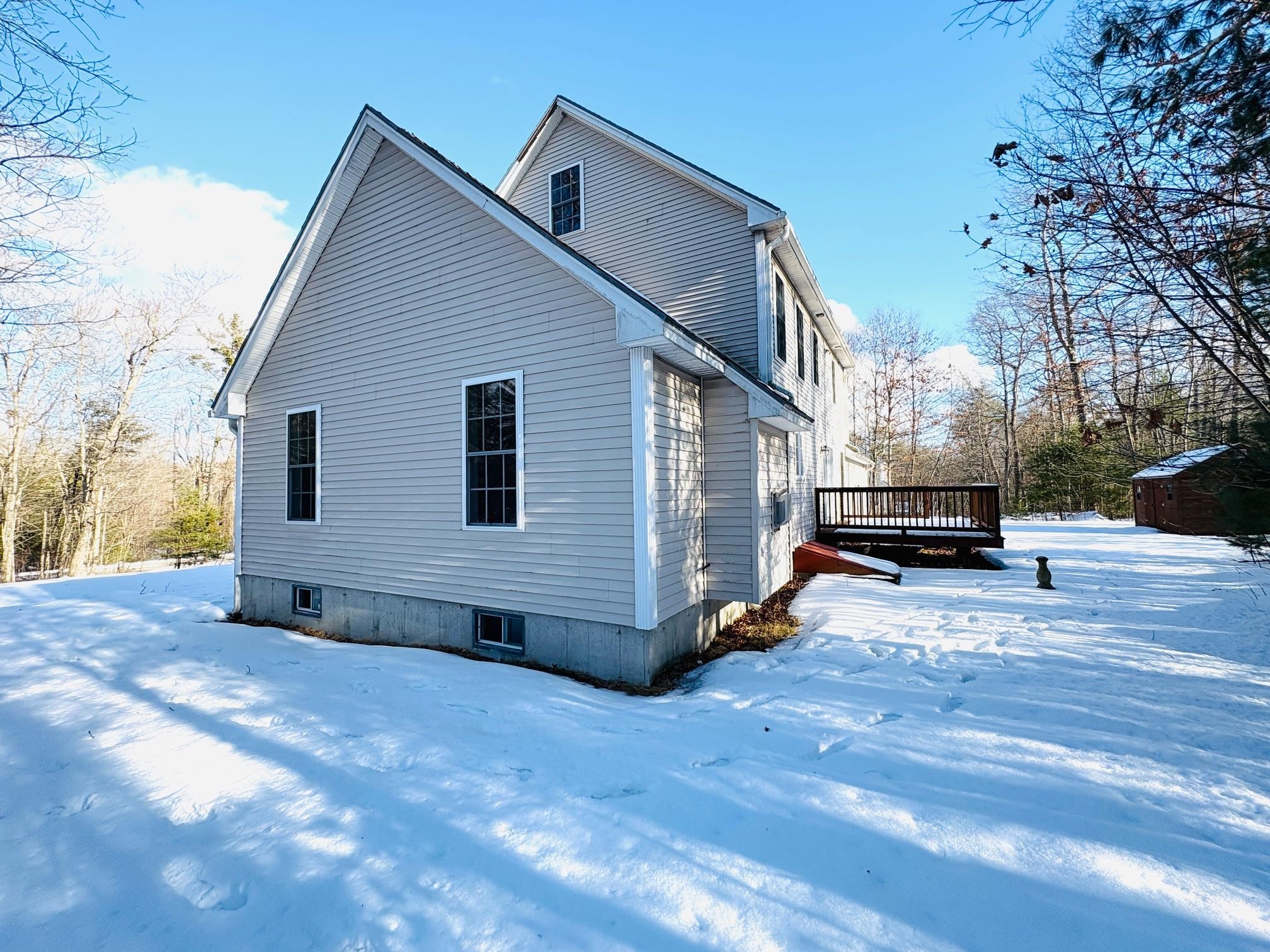 Raymond, New Hampshire 03077, United States, 3 Bedrooms Bedrooms, ,3 BathroomsBathrooms,Residential,Pending,9307