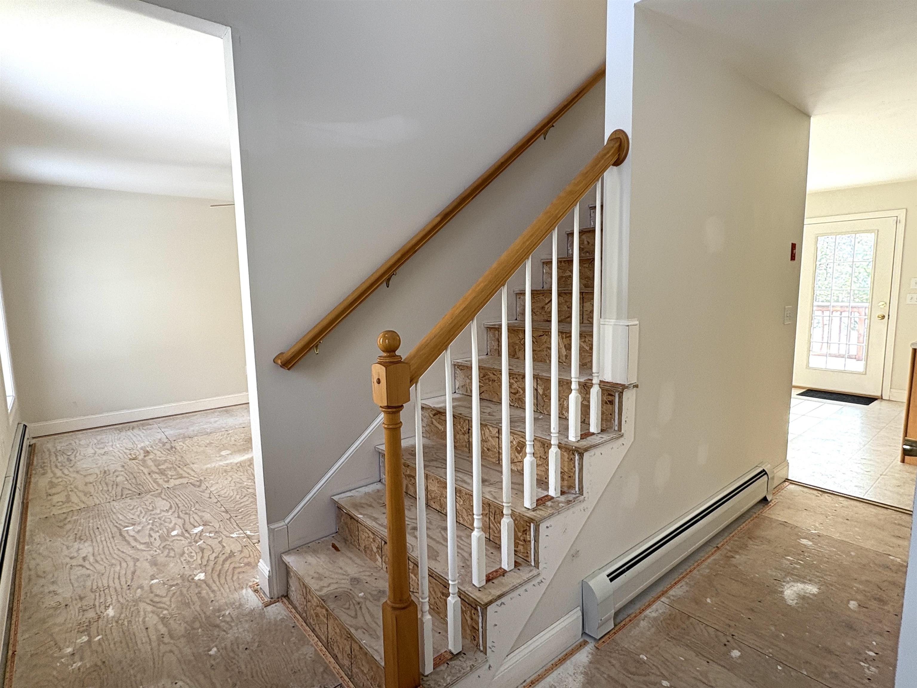 Raymond, New Hampshire 03077, United States, 3 Bedrooms Bedrooms, ,3 BathroomsBathrooms,Residential,Pending,9307