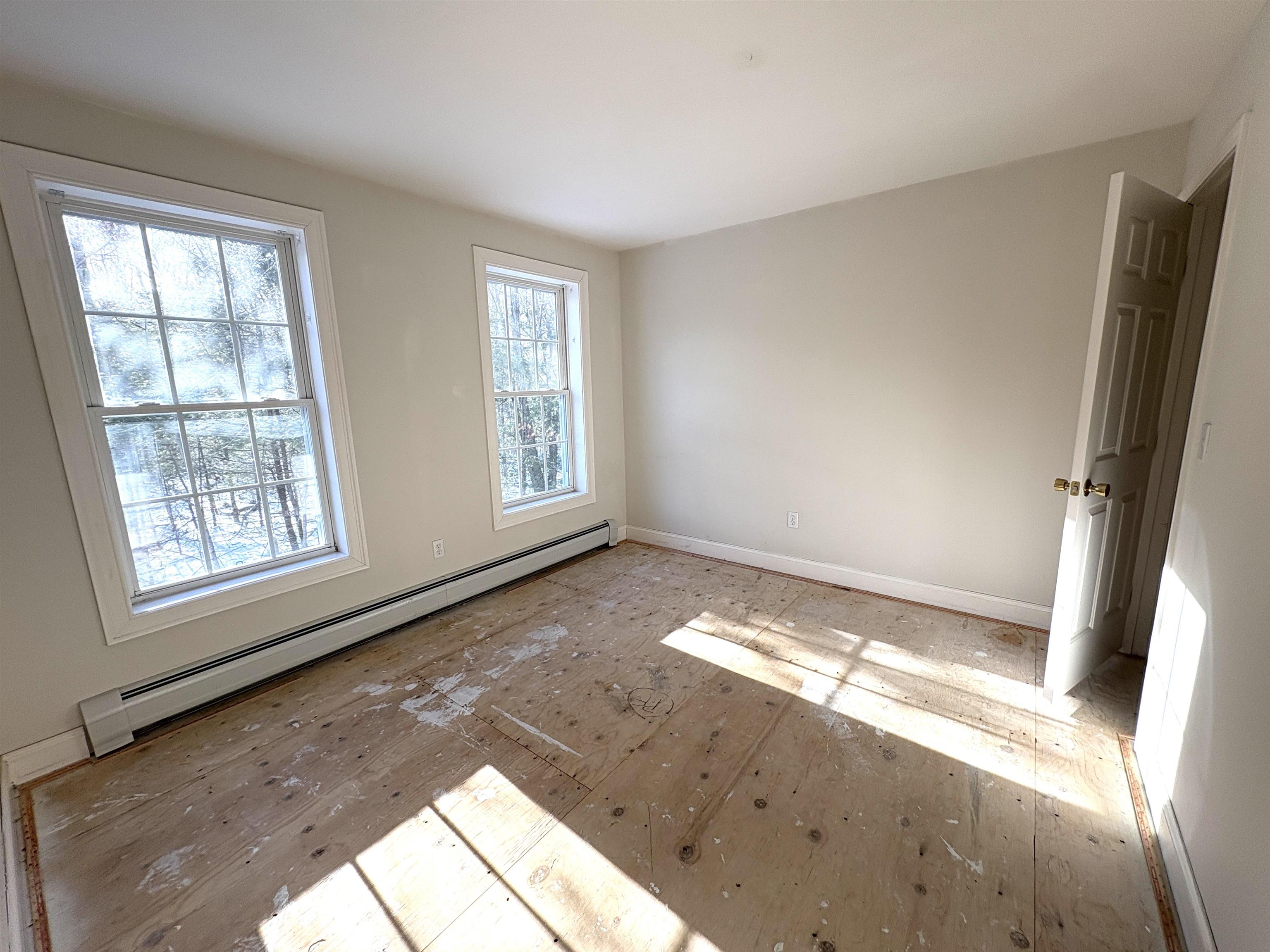 Raymond, New Hampshire 03077, United States, 3 Bedrooms Bedrooms, ,3 BathroomsBathrooms,Residential,Pending,9307